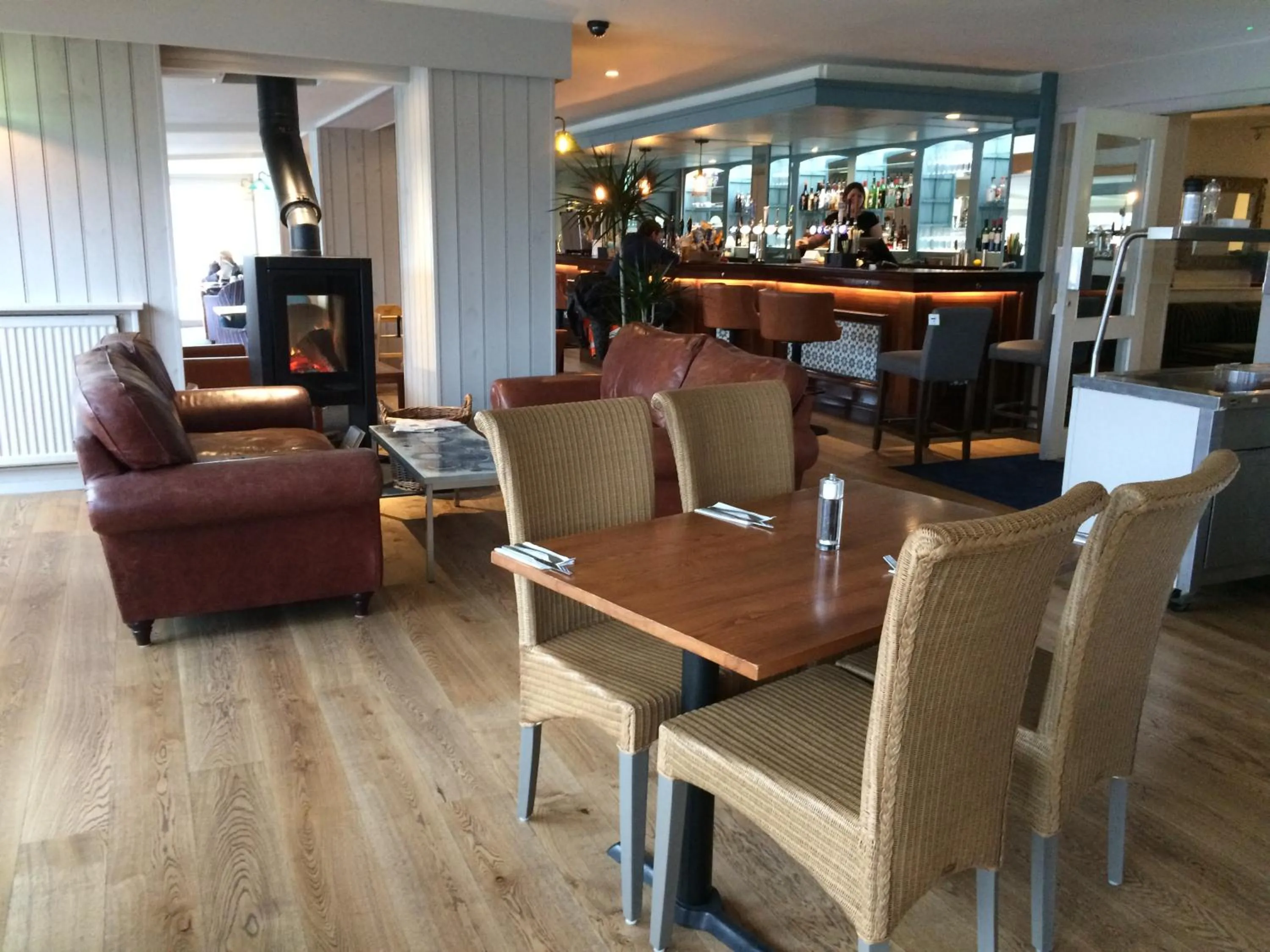 Lounge or bar in Hotel Wroxham