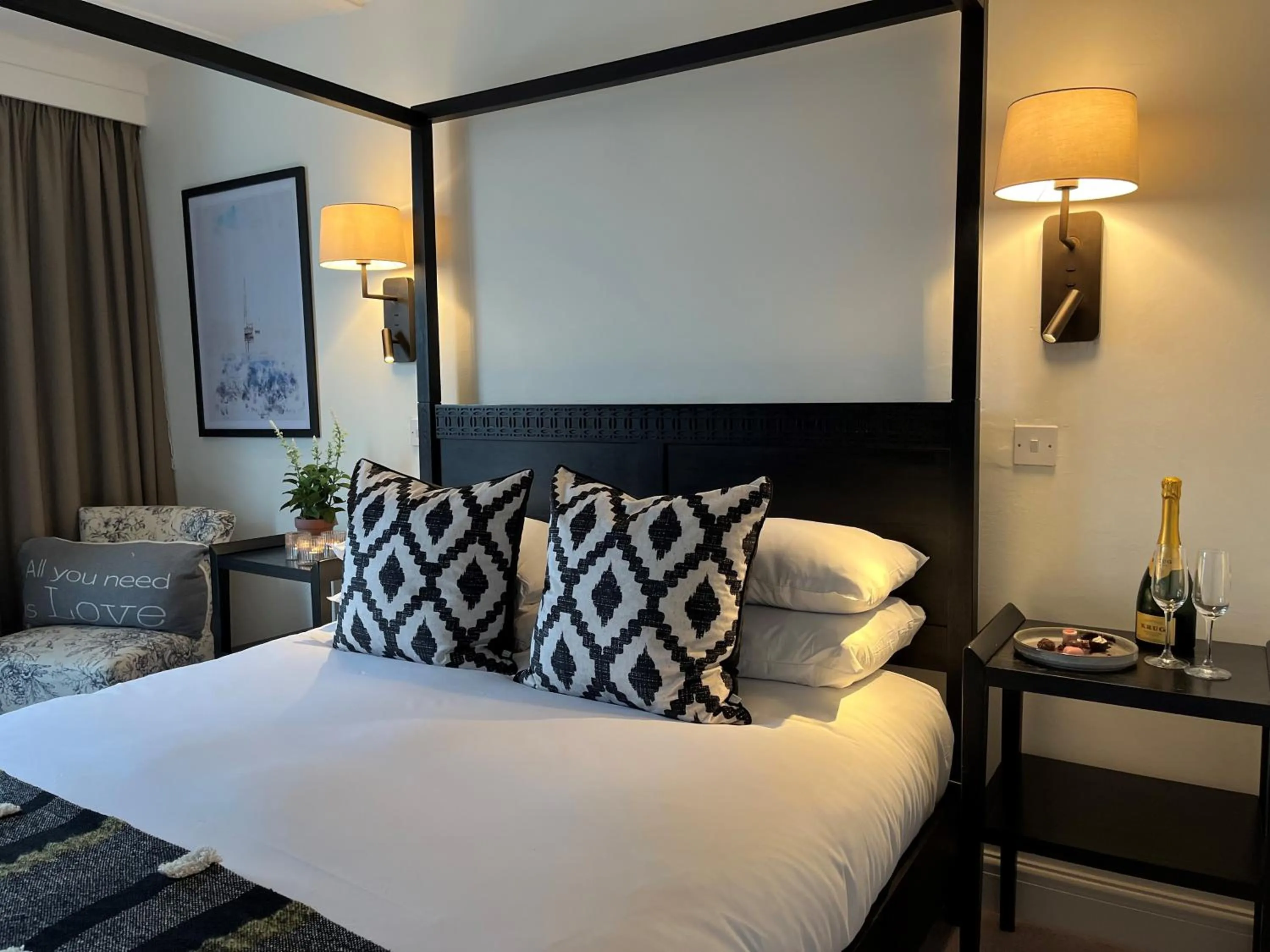 Bed in Hotel Wroxham