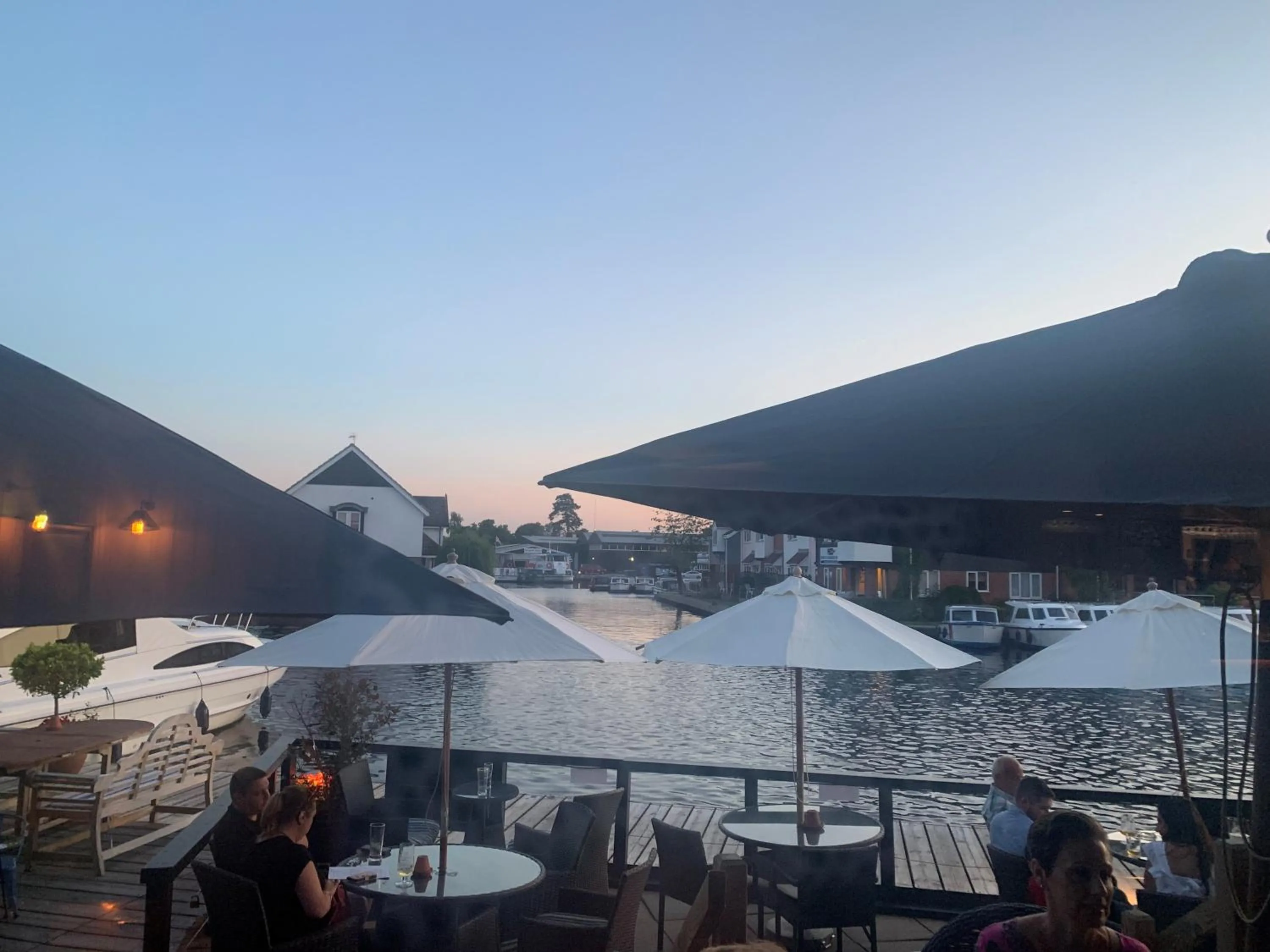 Restaurant/places to eat in Hotel Wroxham