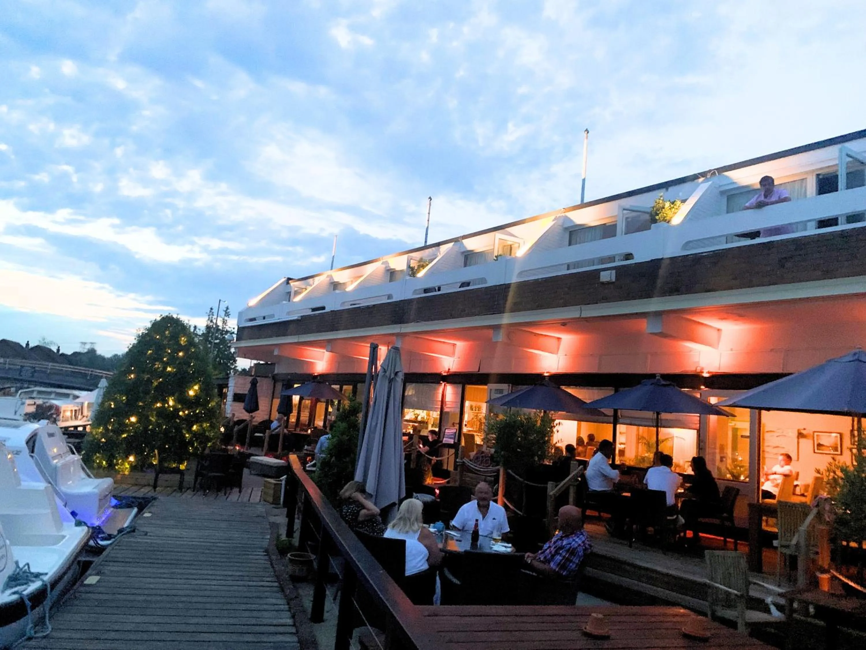 Restaurant/places to eat in Hotel Wroxham