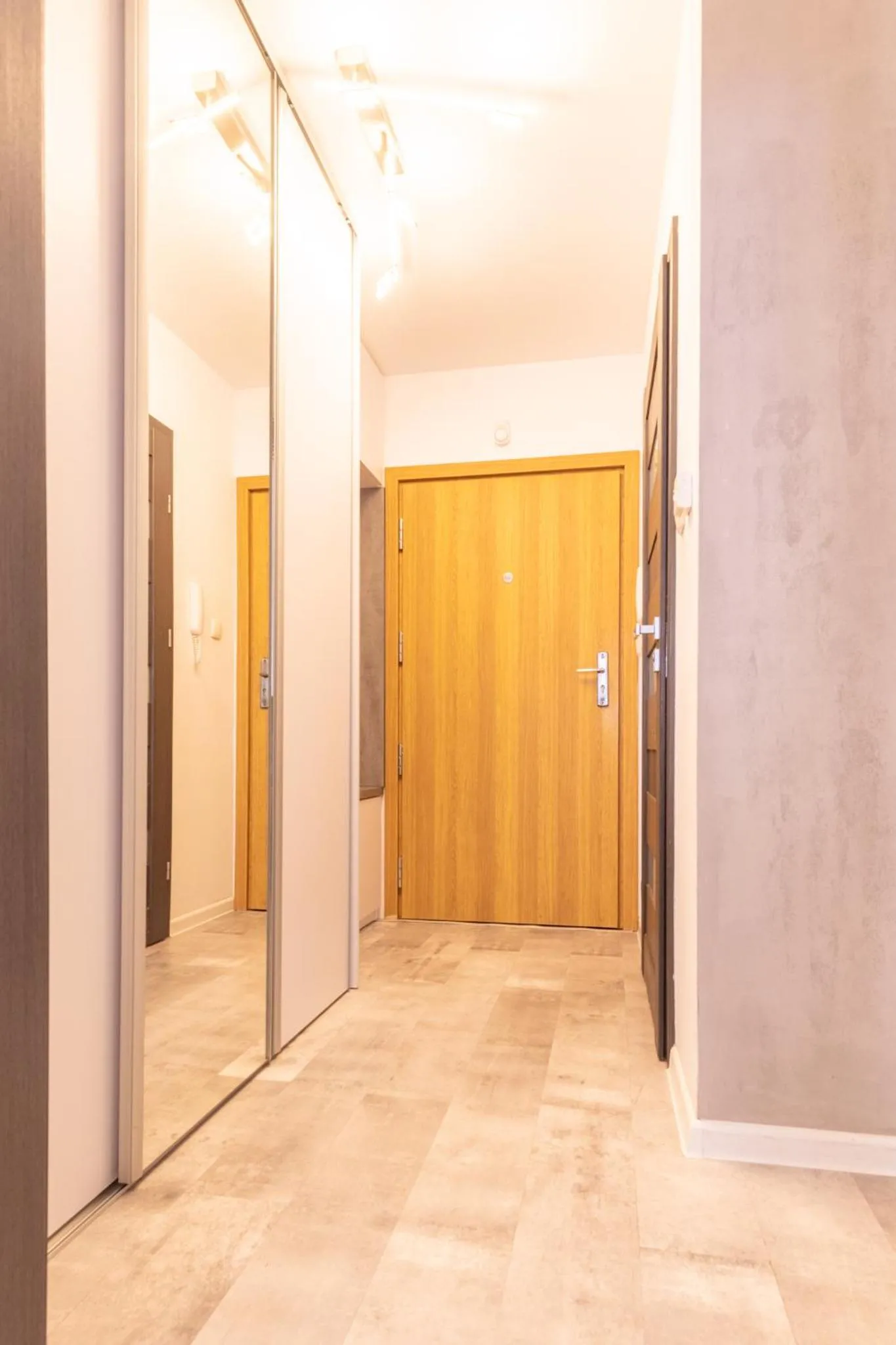 wardrobe in RentPlanet - Apartamenty Leśny Dom