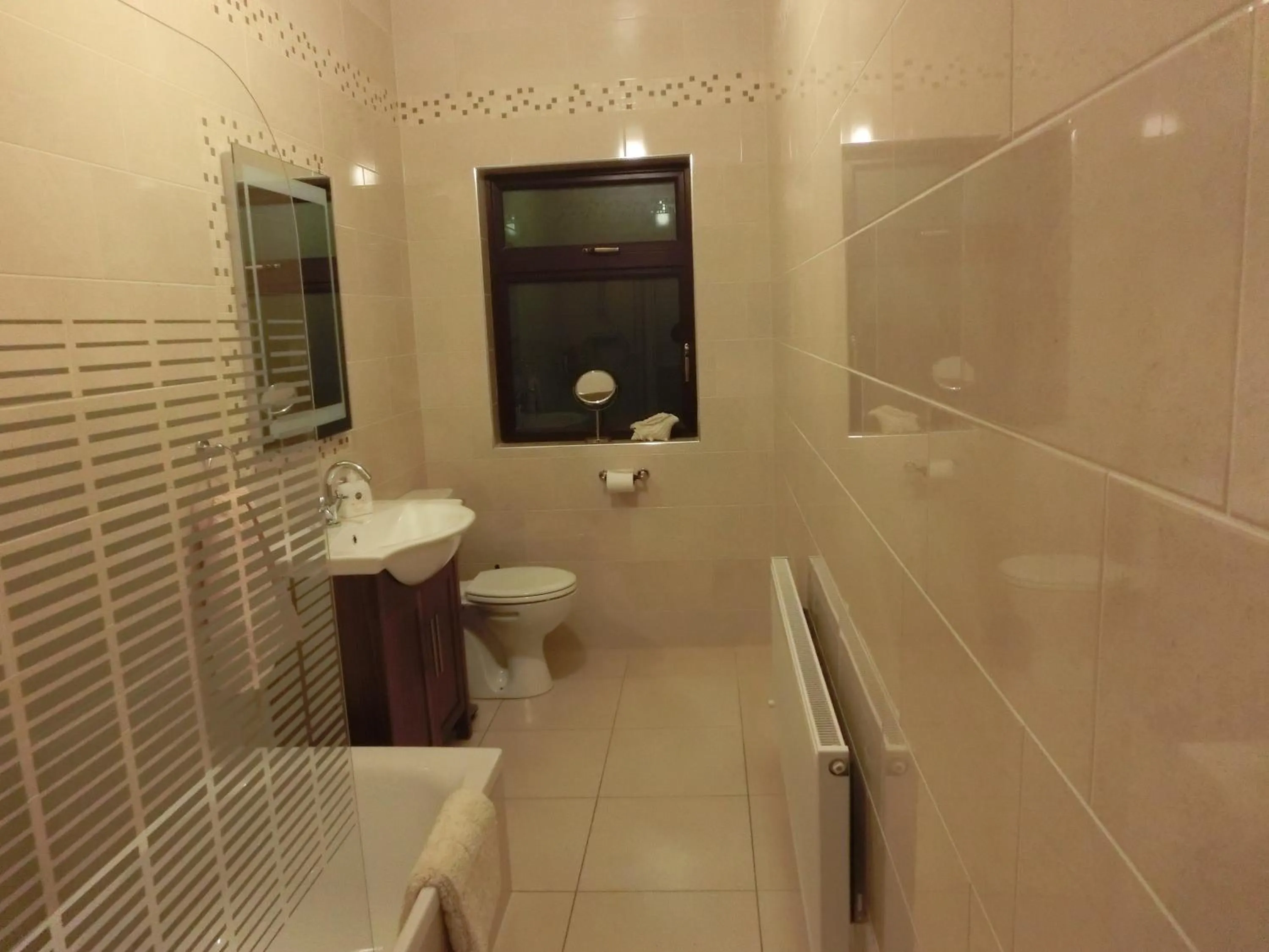 Bathroom in Palmgrove Bed & Breakfast