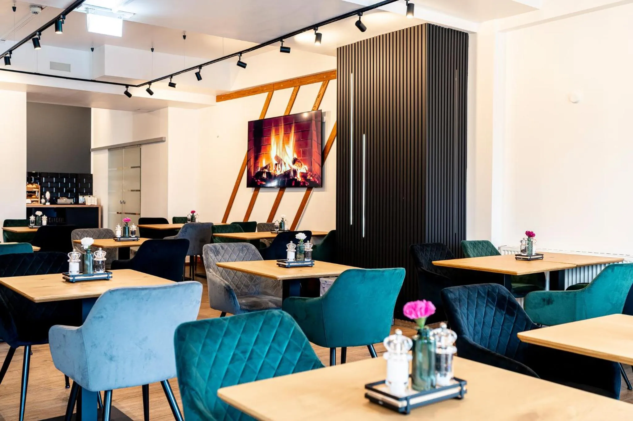 Breakfast in Dream Factory by Hotel Bergheim