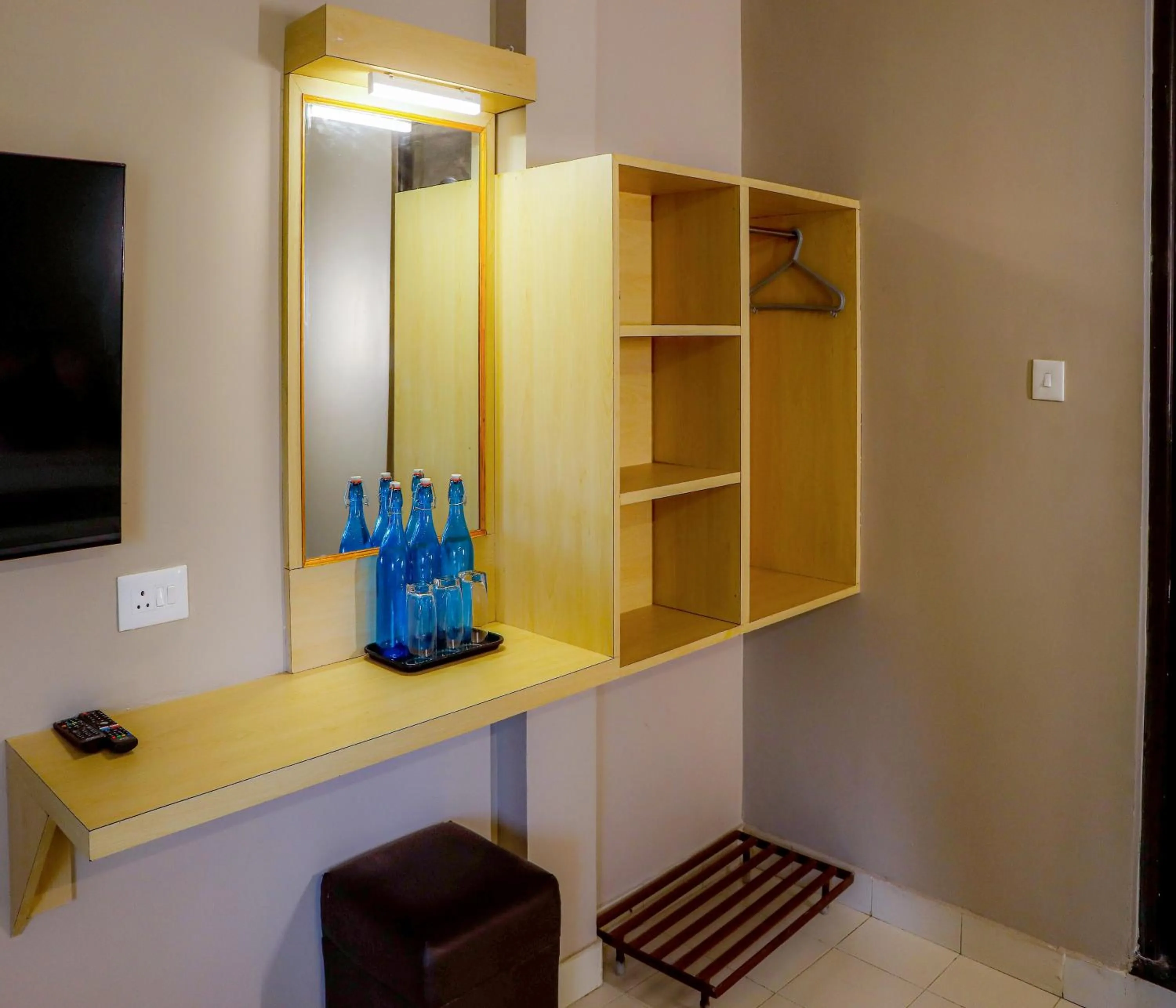 wardrobe in Hotel Vinayaga Tiruppur