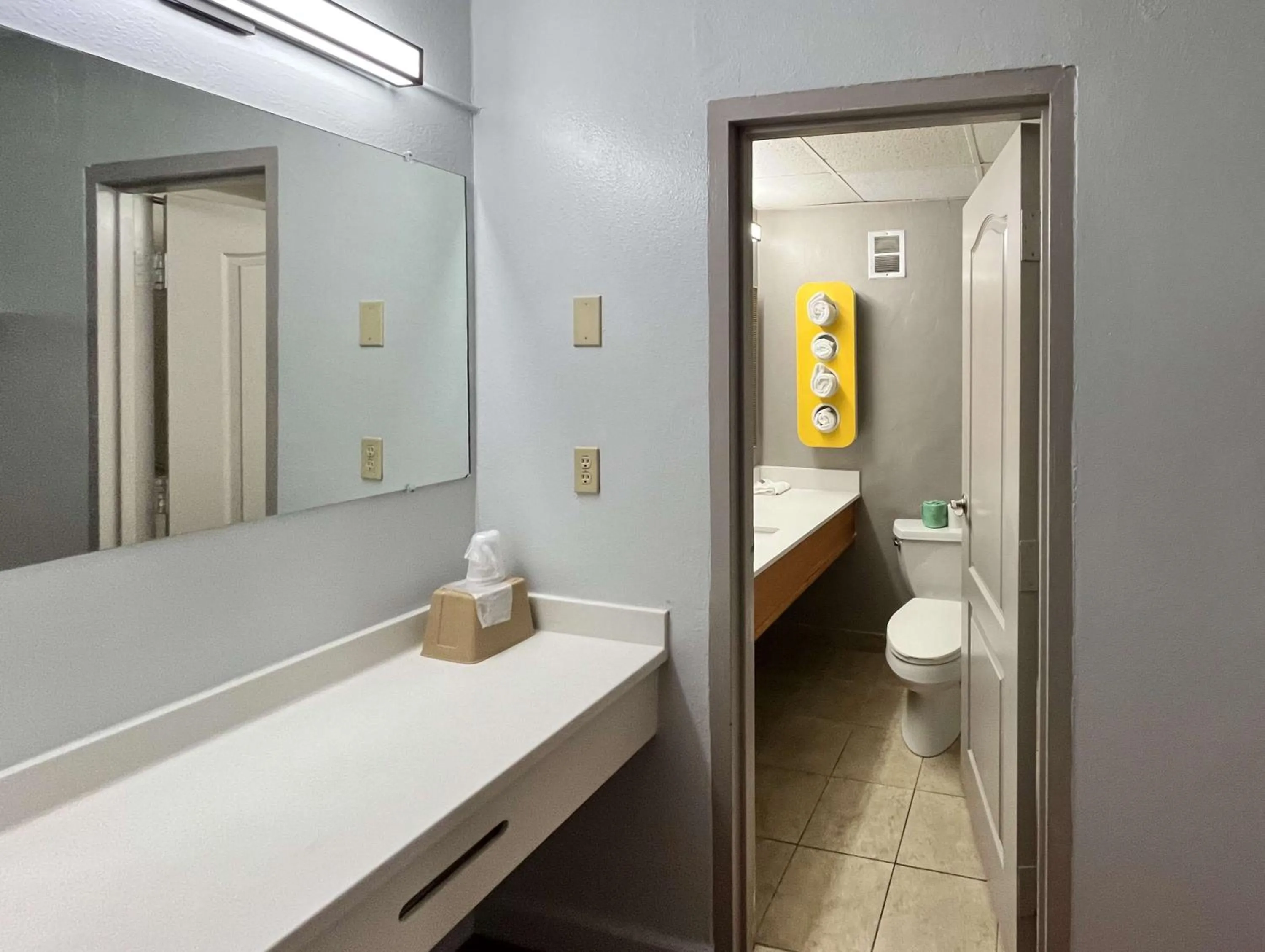 Bathroom in Studio 6 Suites Springfield, OH