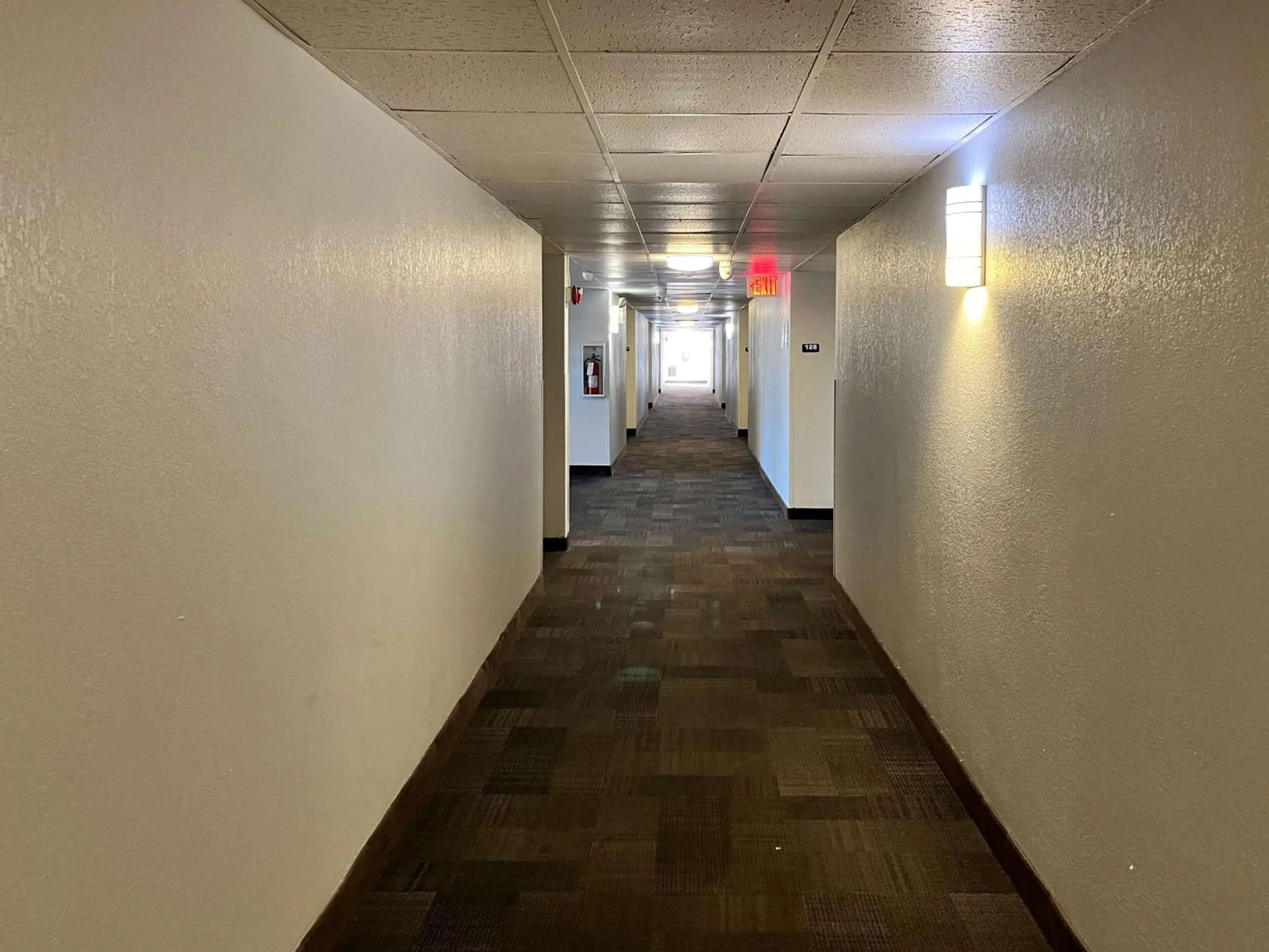 Property building in Studio 6 Suites Springfield, OH