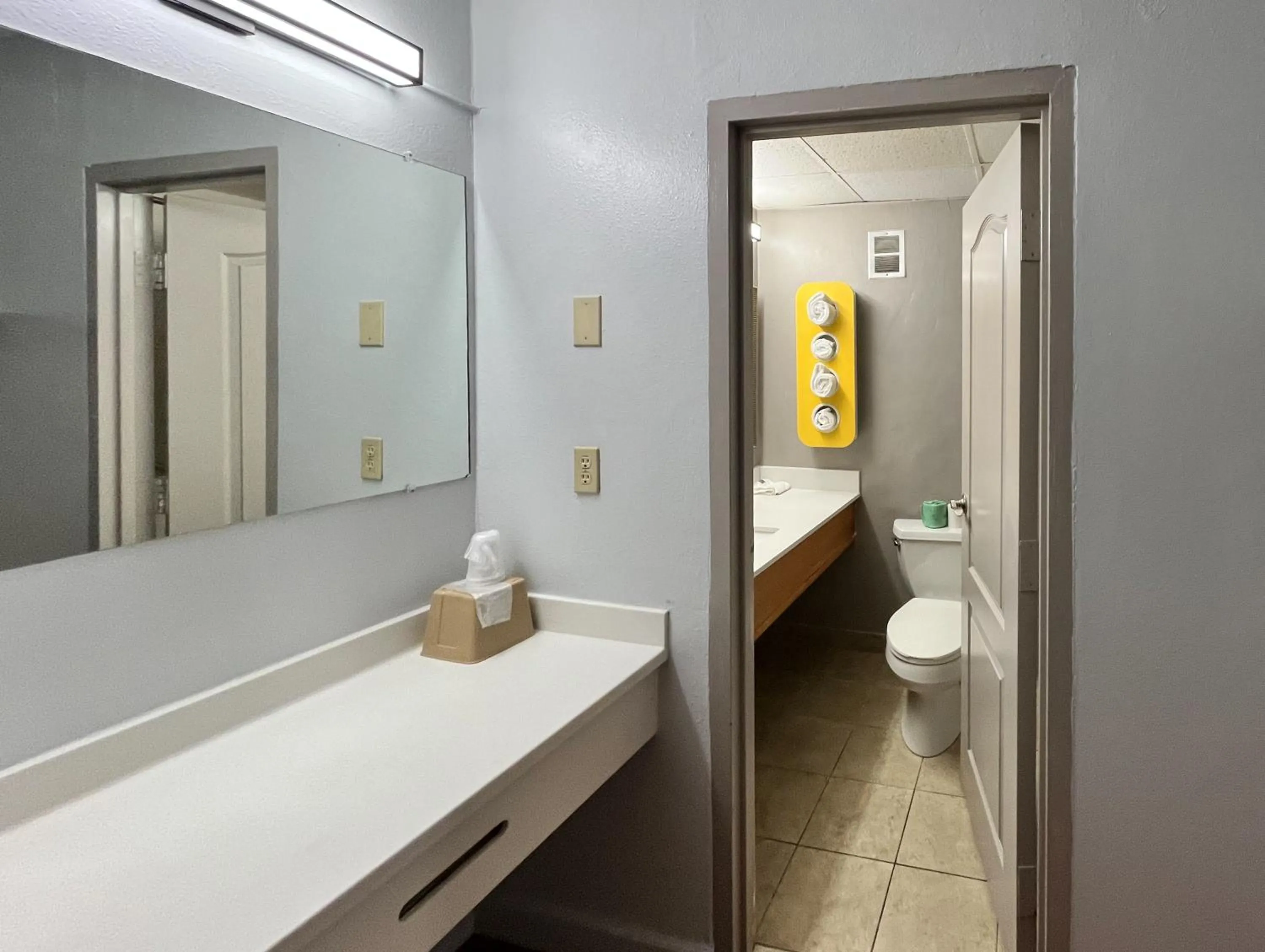 Bathroom in Studio 6 Suites Springfield, OH