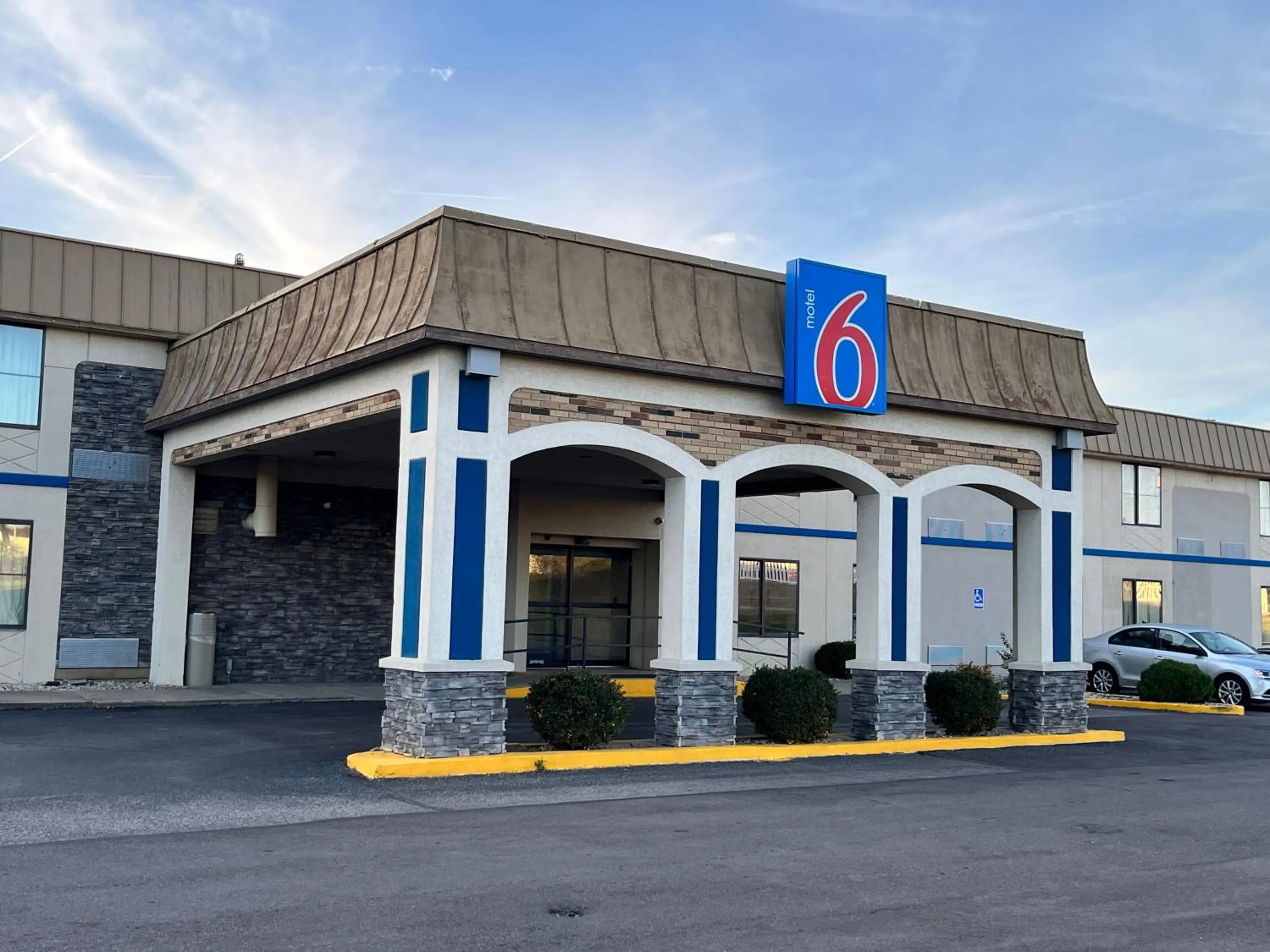 Studio 6 Suites Springfield, OH