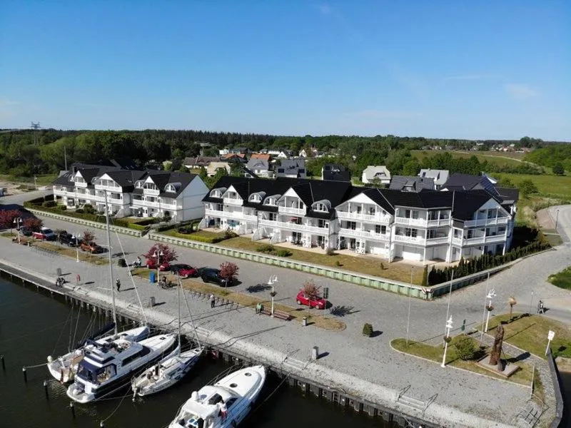 Property building in Hafenkiek 55 exklusiv wohnen am Yachthafen