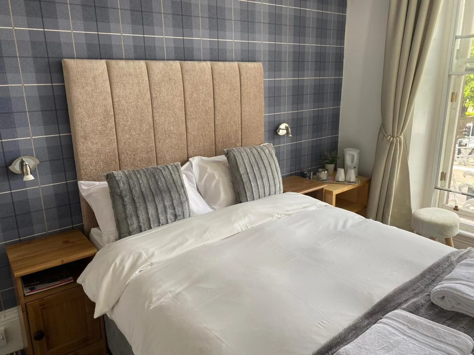 Bedroom, Bed in Edinburgh Rays Guest House