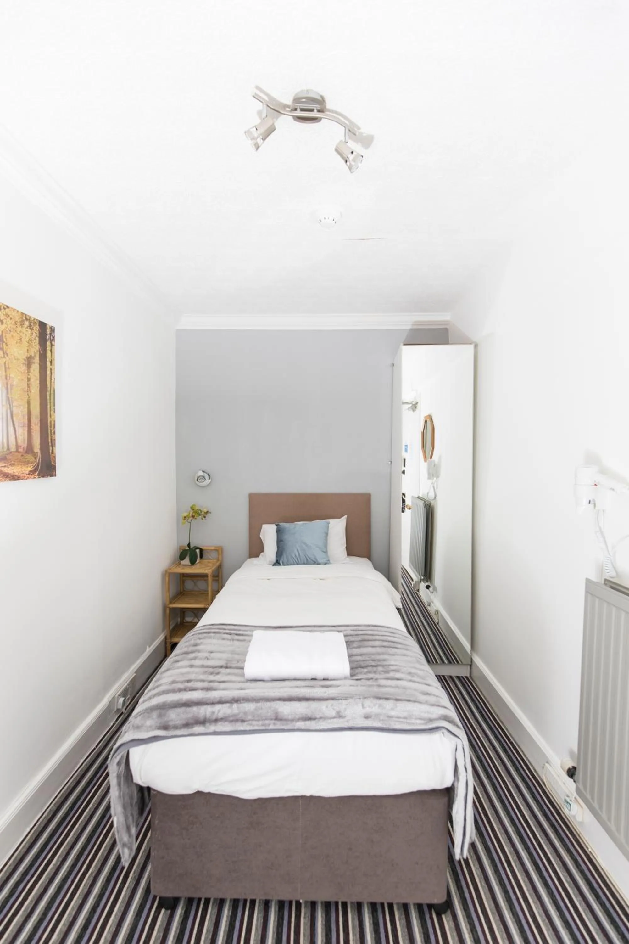 Bedroom, Bed in Edinburgh Rays Guest House
