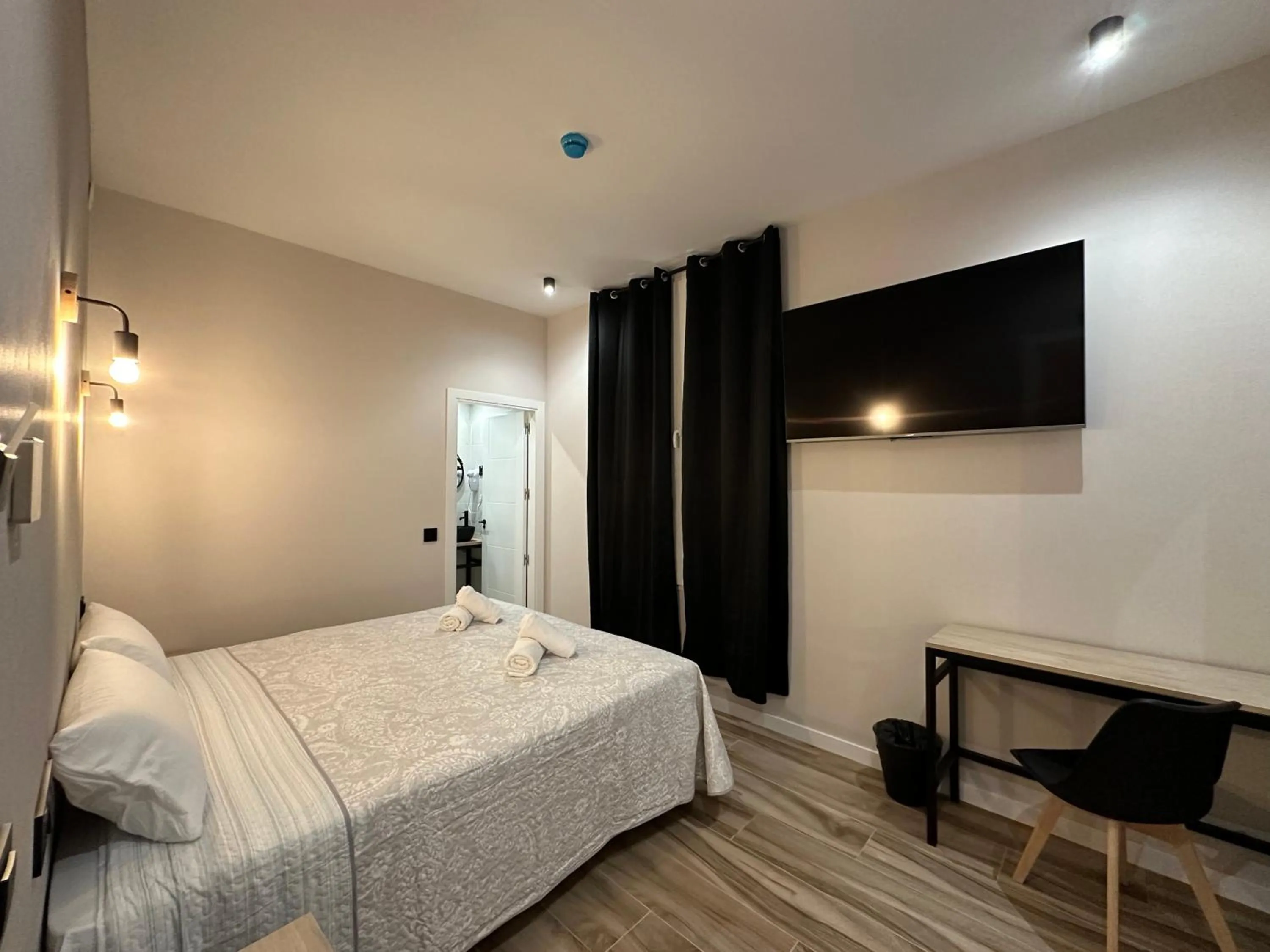 Bedroom, Bed in CC Opera Suites