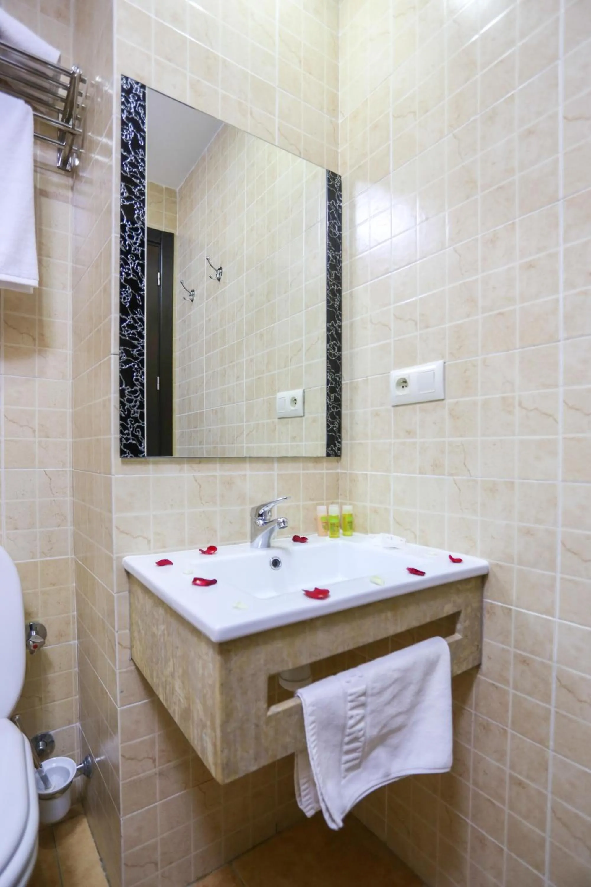 Bathroom in Hôtel Suite Martil