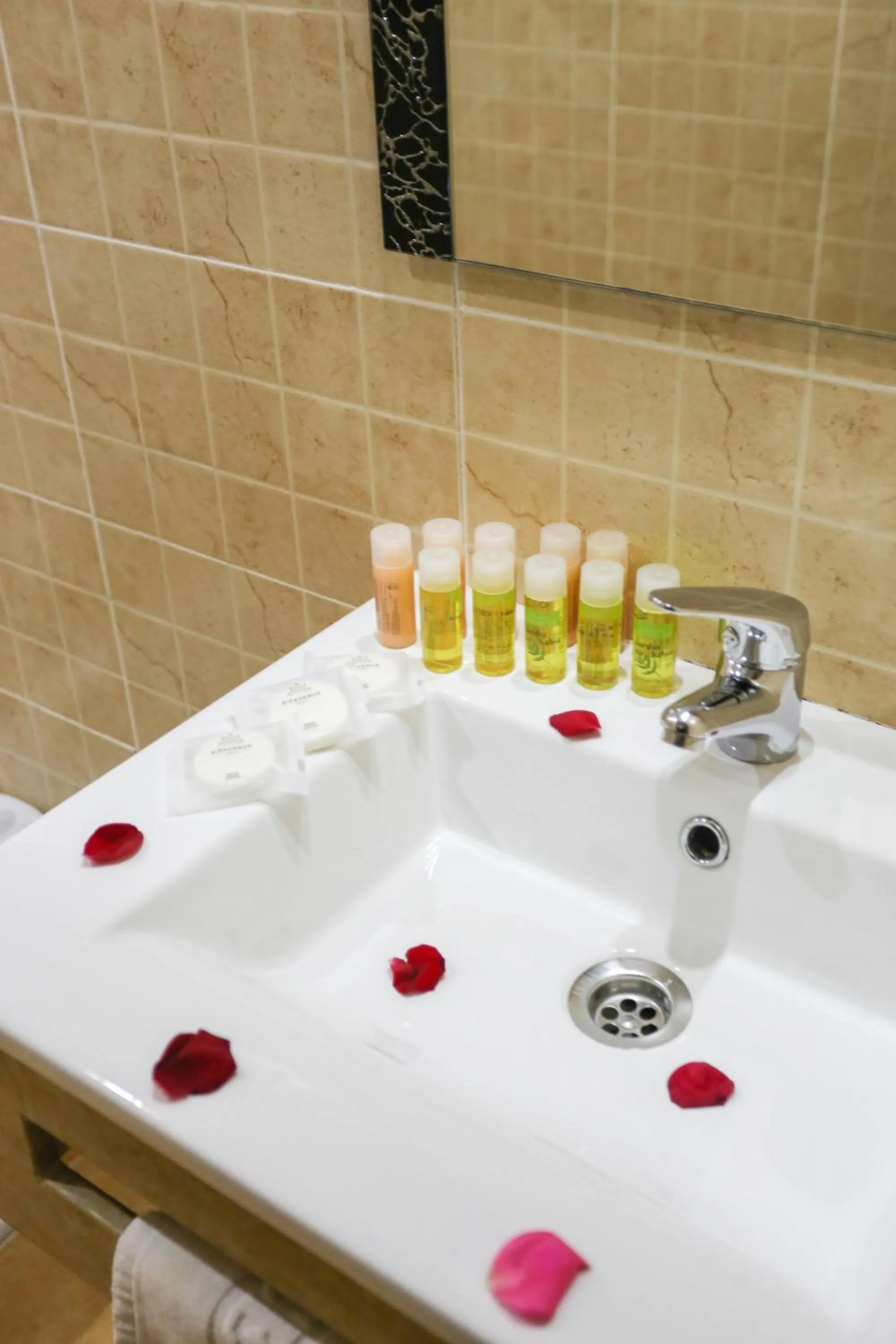 Bathroom in Hôtel Suite Martil