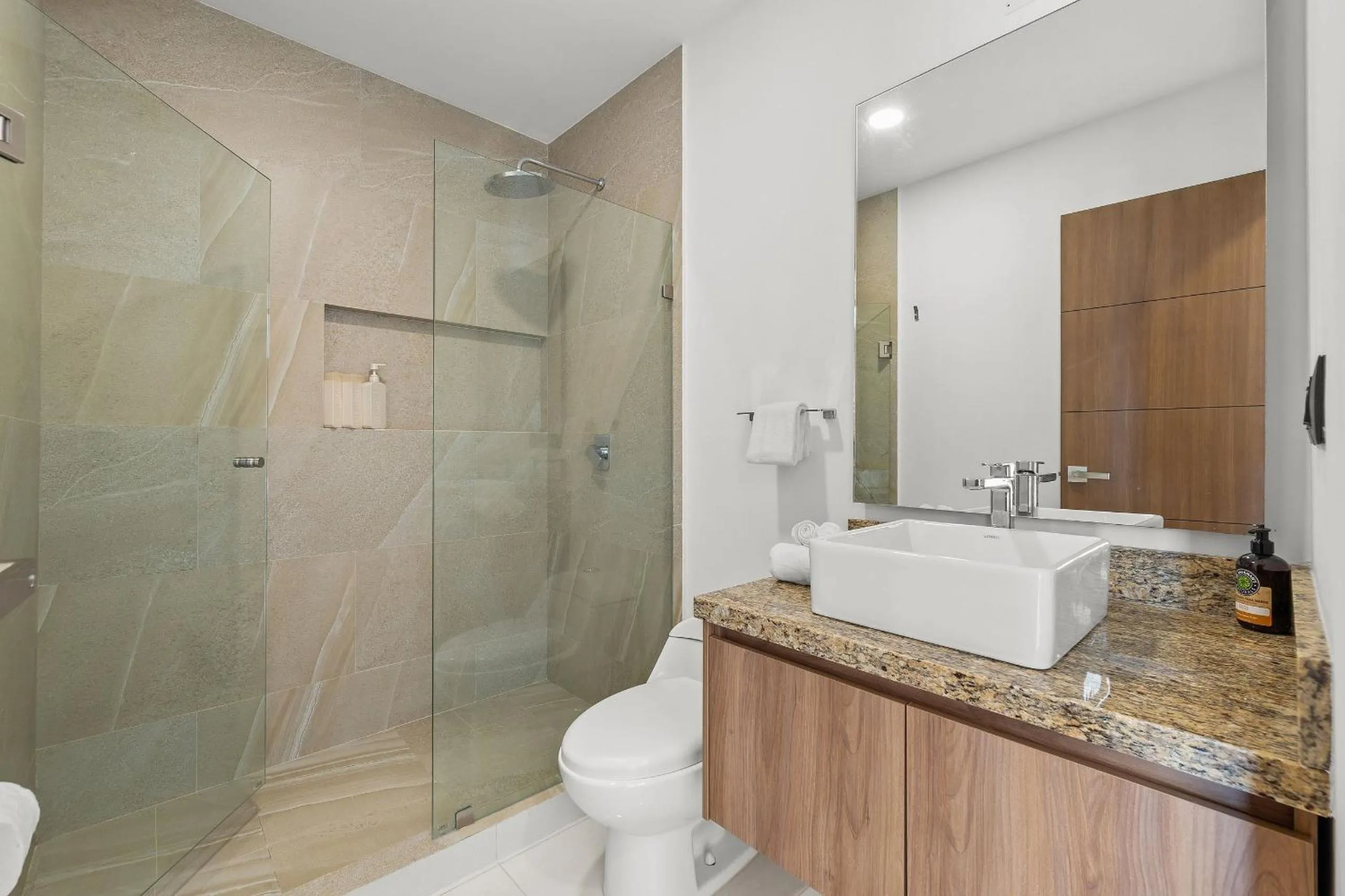 Toilet in Monyxbnb at Zoho Skies