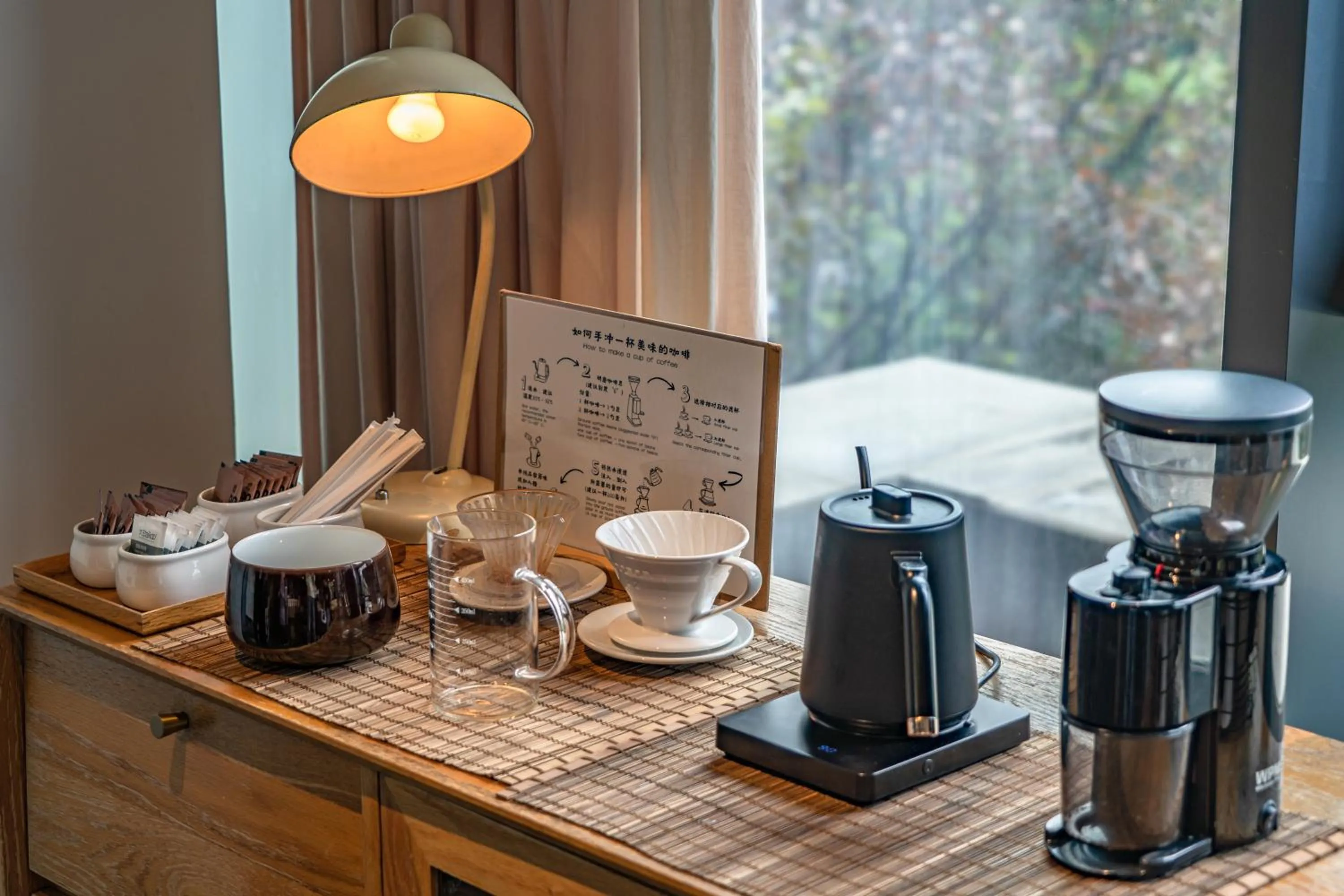 Coffee/tea facilities in Taihua Wutong Hotel