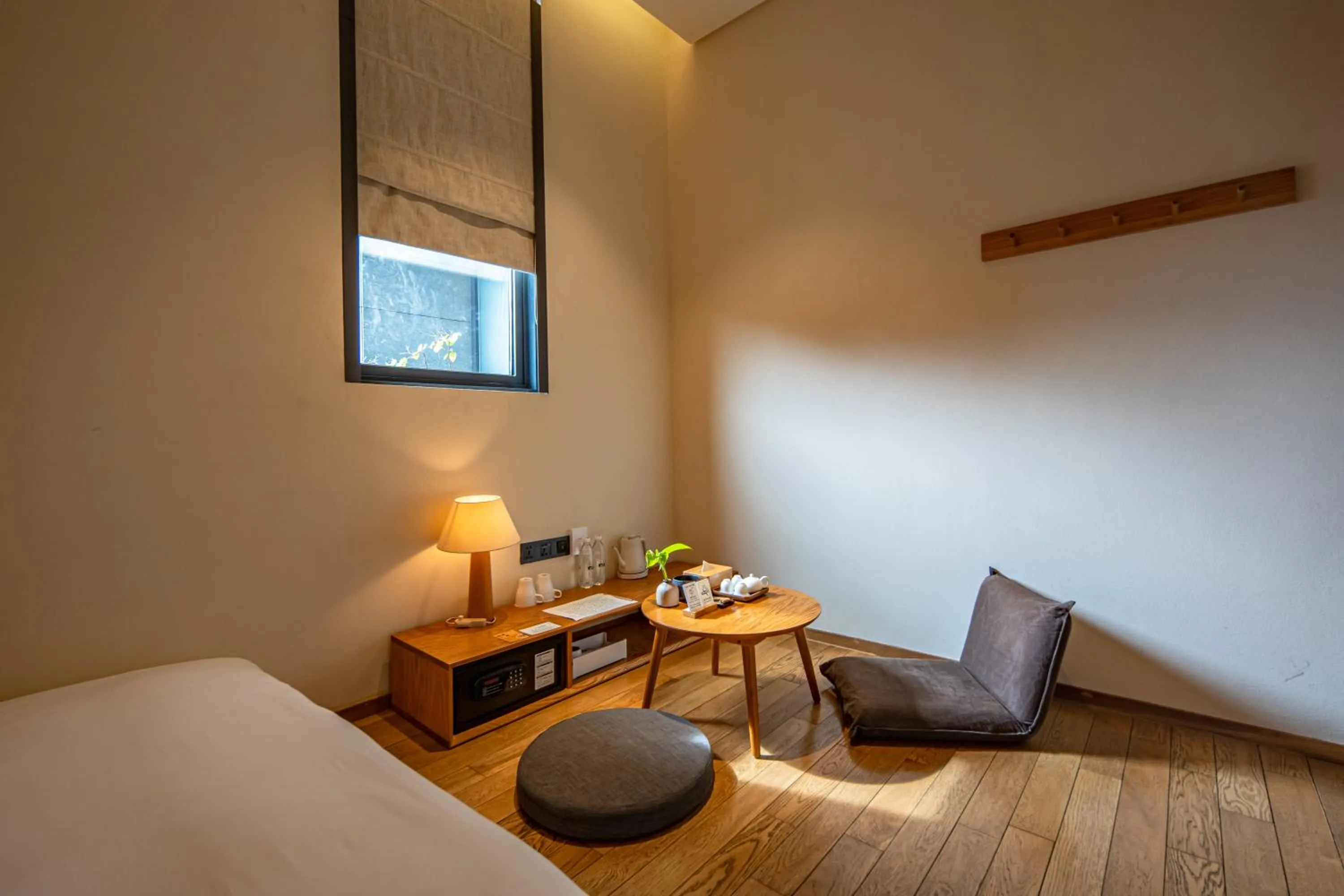 Bed in Taihua Wutong Hotel