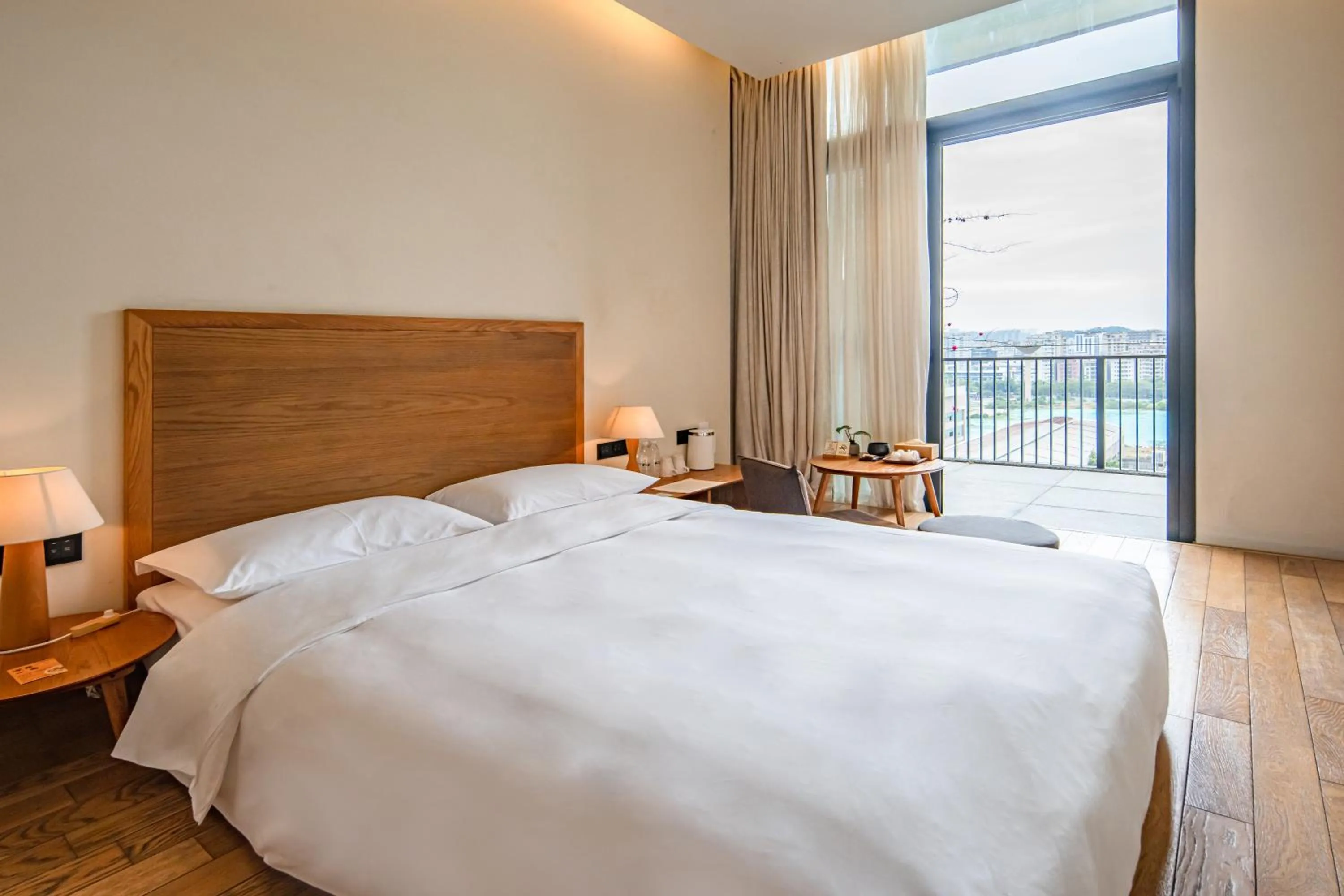 View (from property/room), Bed in Taihua Wutong Hotel