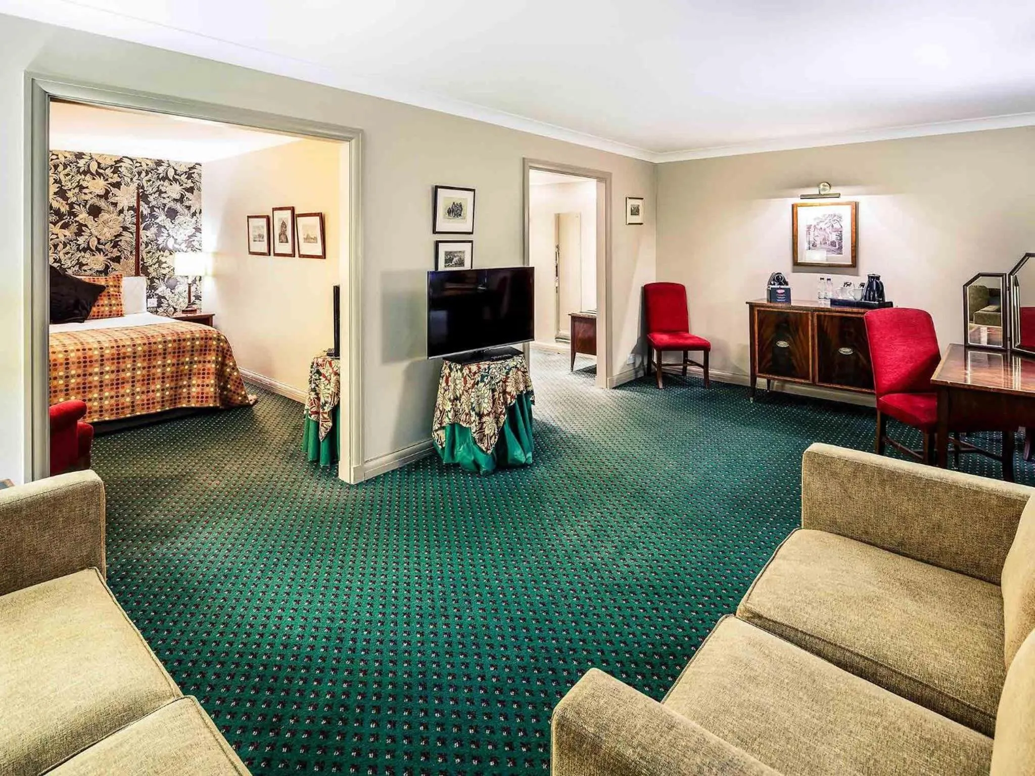 Bedroom in Mercure Norwich Hotel