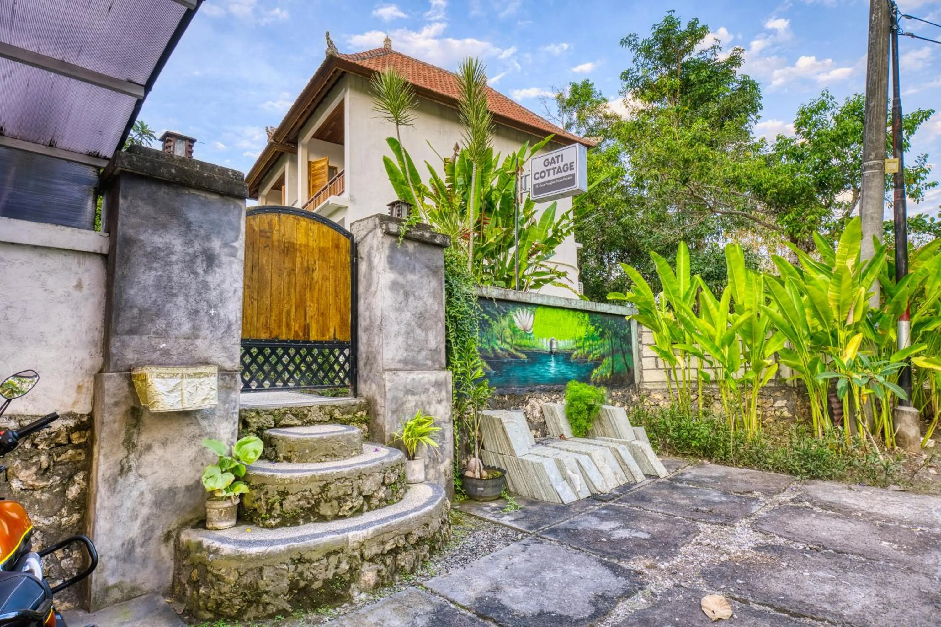Facade/entrance in Gati Cottage