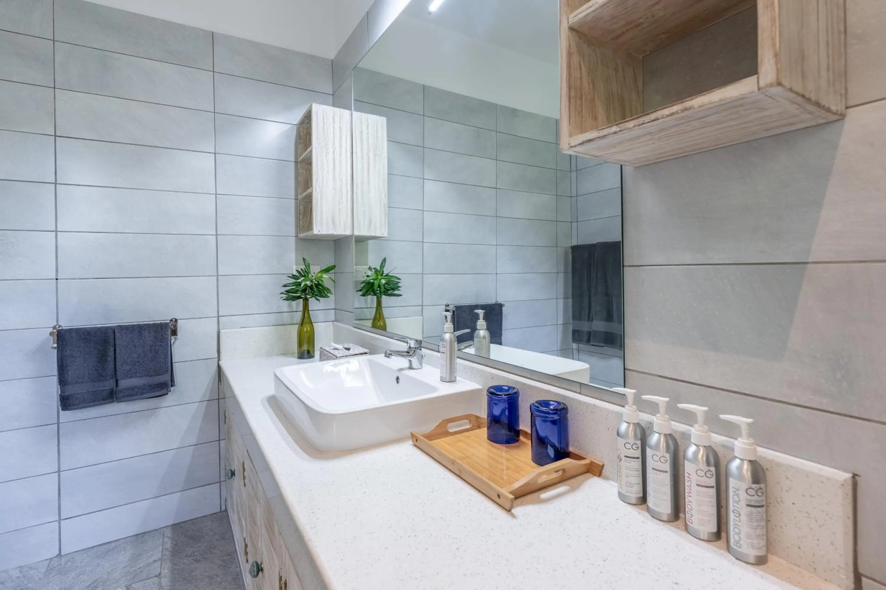 Bathroom in Hibiscus