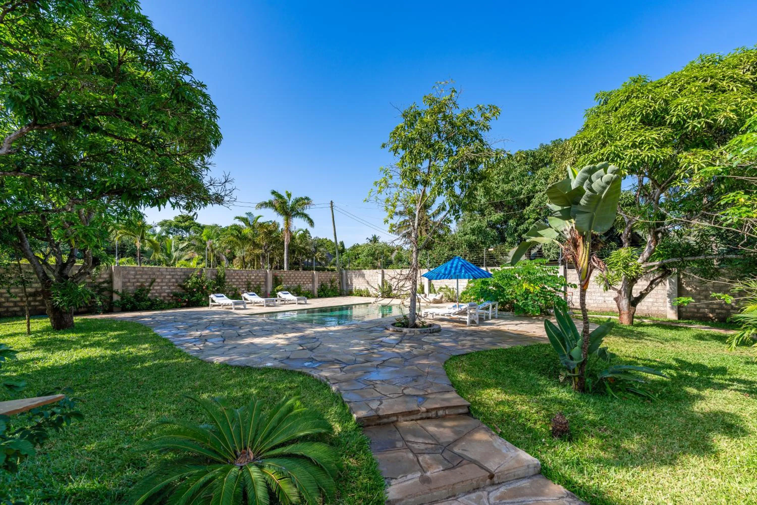 Garden view in Hibiscus