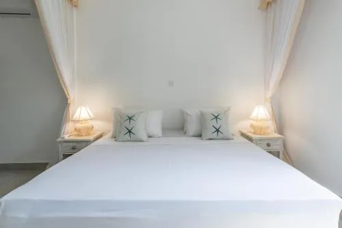 Bed in Hibiscus