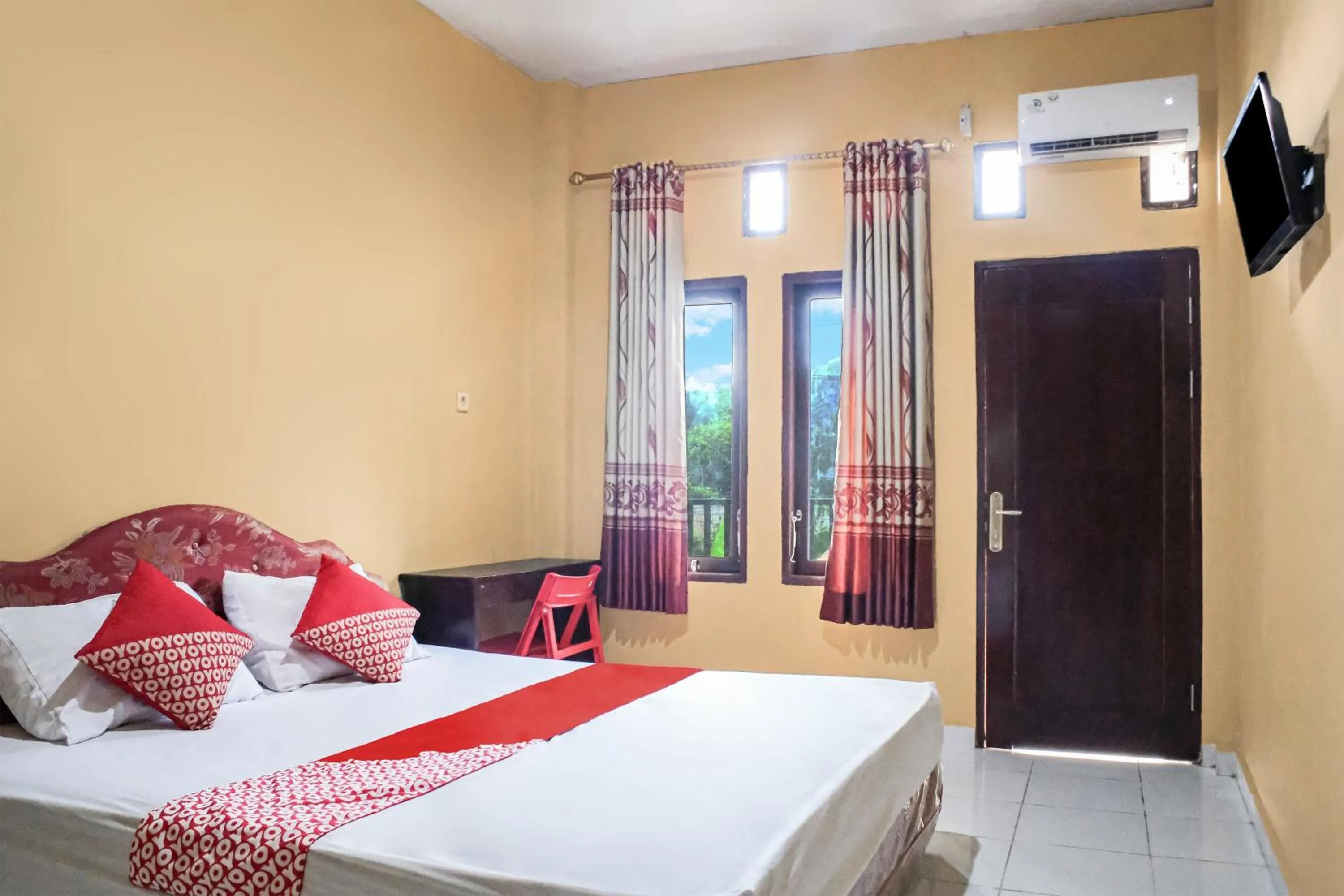 Bedroom, Bed in OYO 93332 Kharis Home Stay