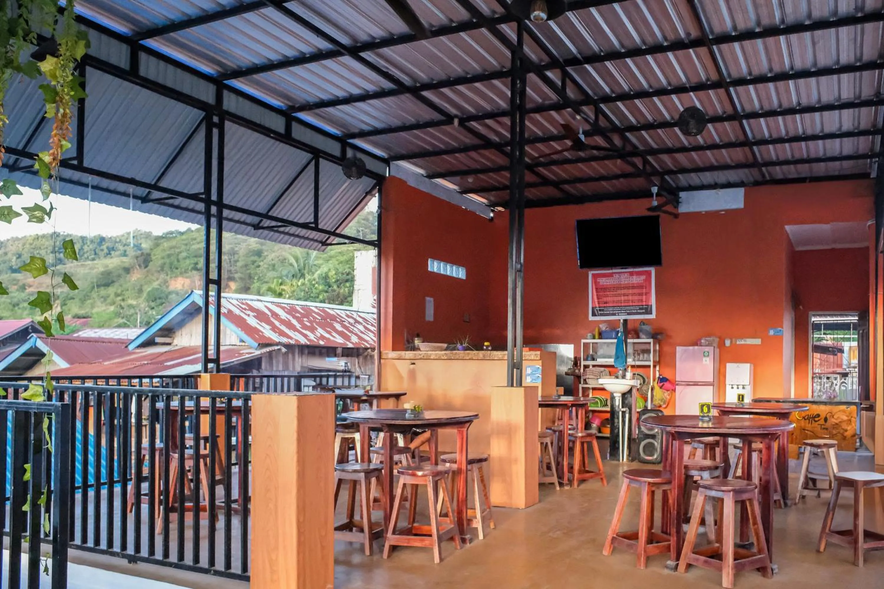 Restaurant/places to eat in OYO 93333 Rama Home Stay