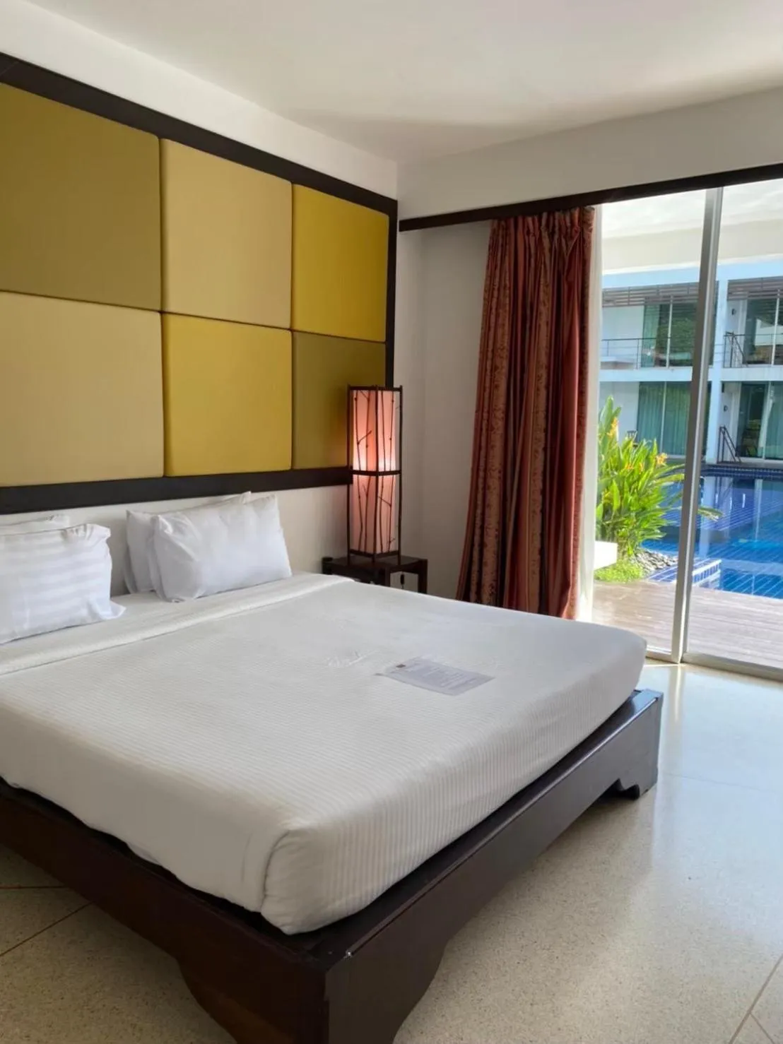 Bed in VANA Wellness Resort