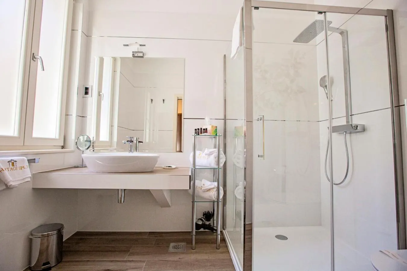 Shower in Heritage Hotel Antique Split