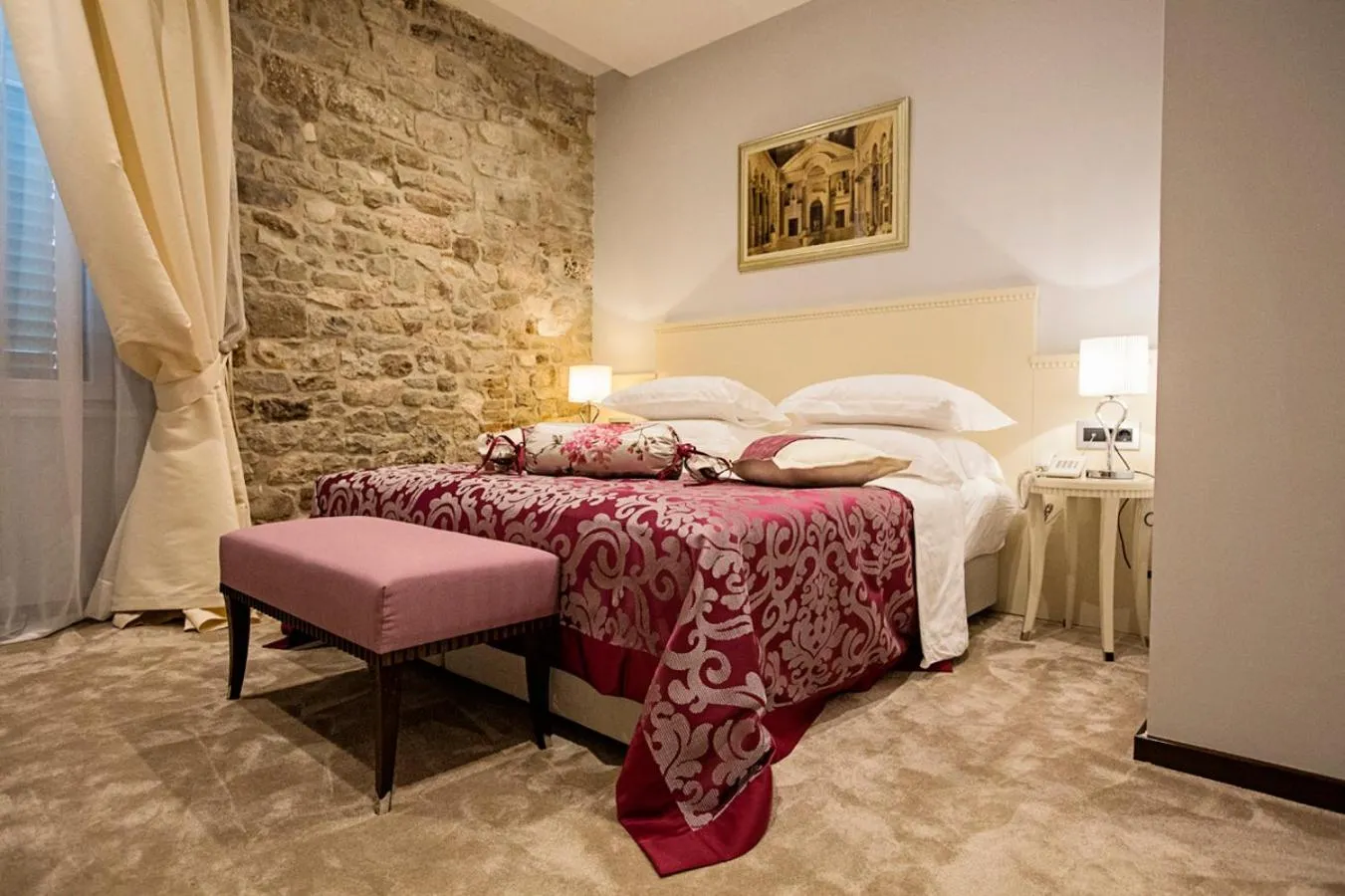 Bed in Heritage Hotel Antique Split