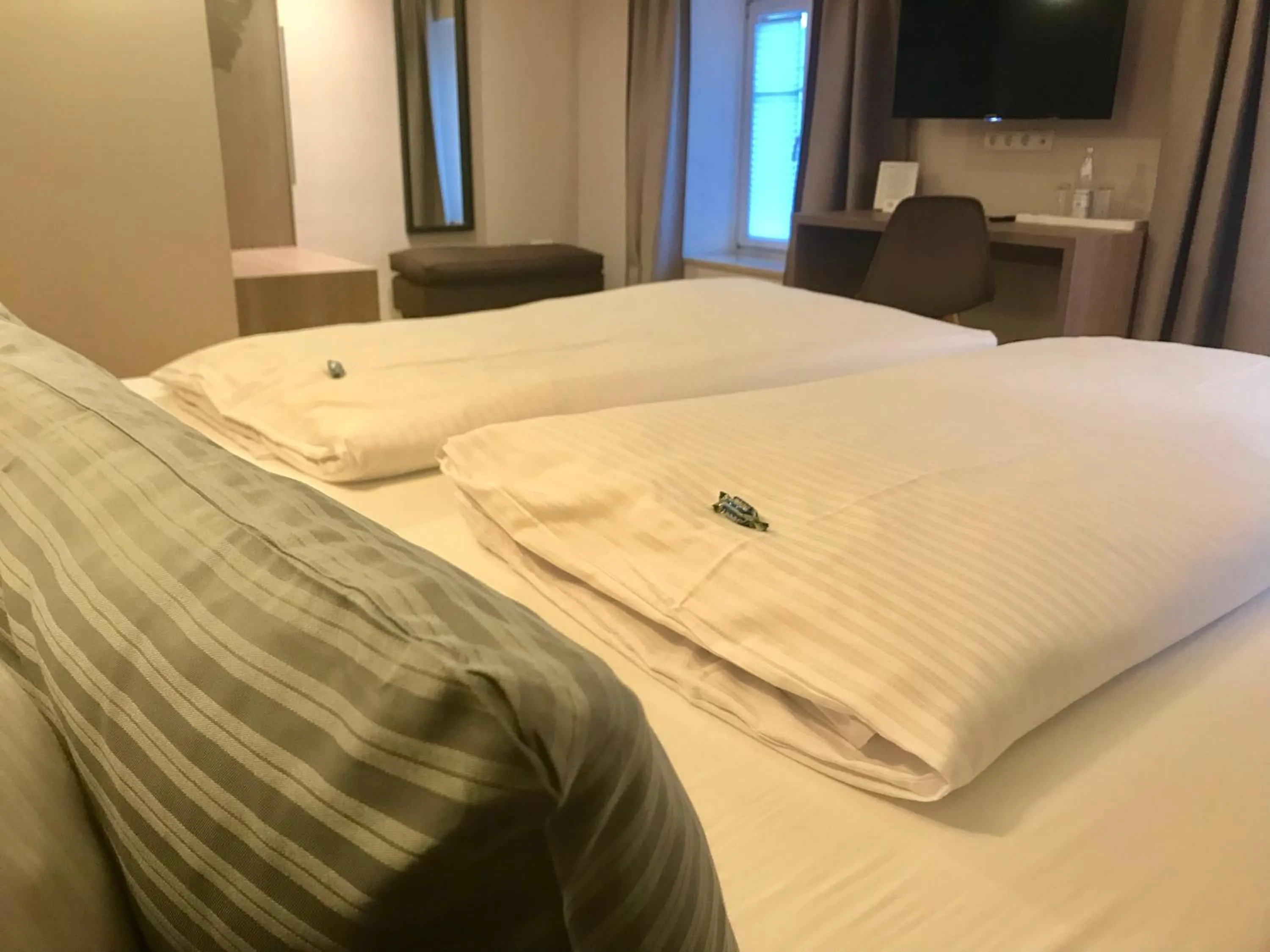 Bedroom, Bed in Gasthaus Schwan