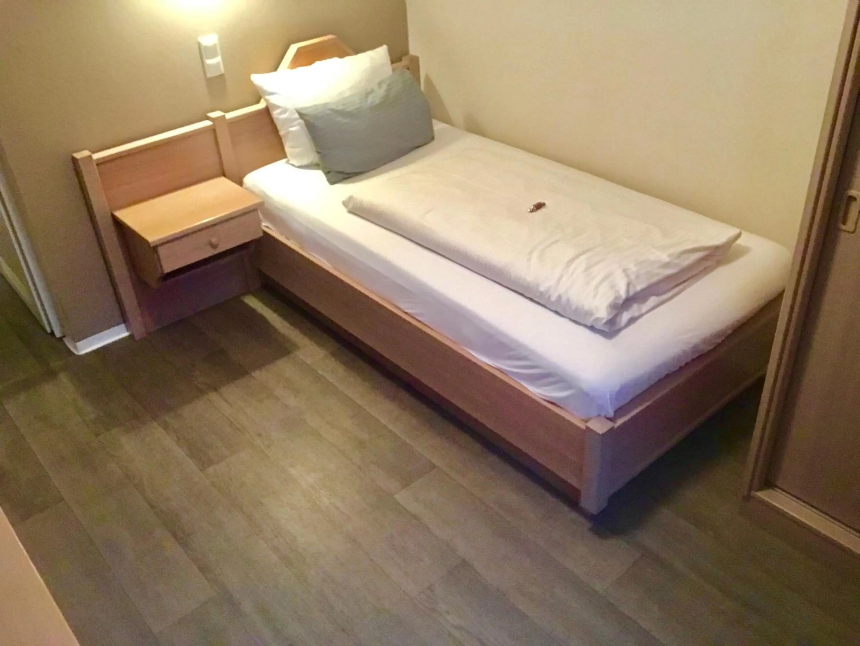 Bedroom, Bed in Gasthaus Schwan
