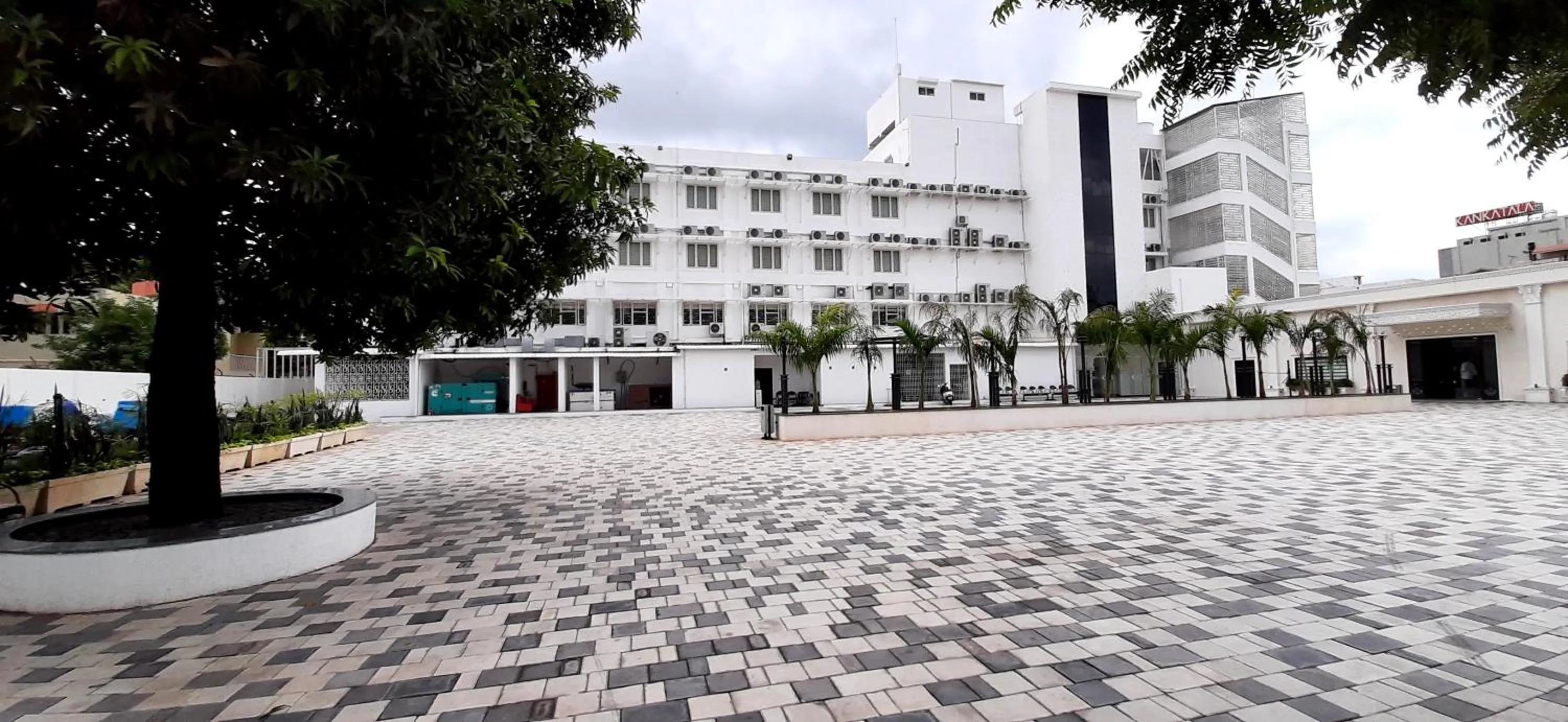 Property building in Hotel Annapurna De Royal