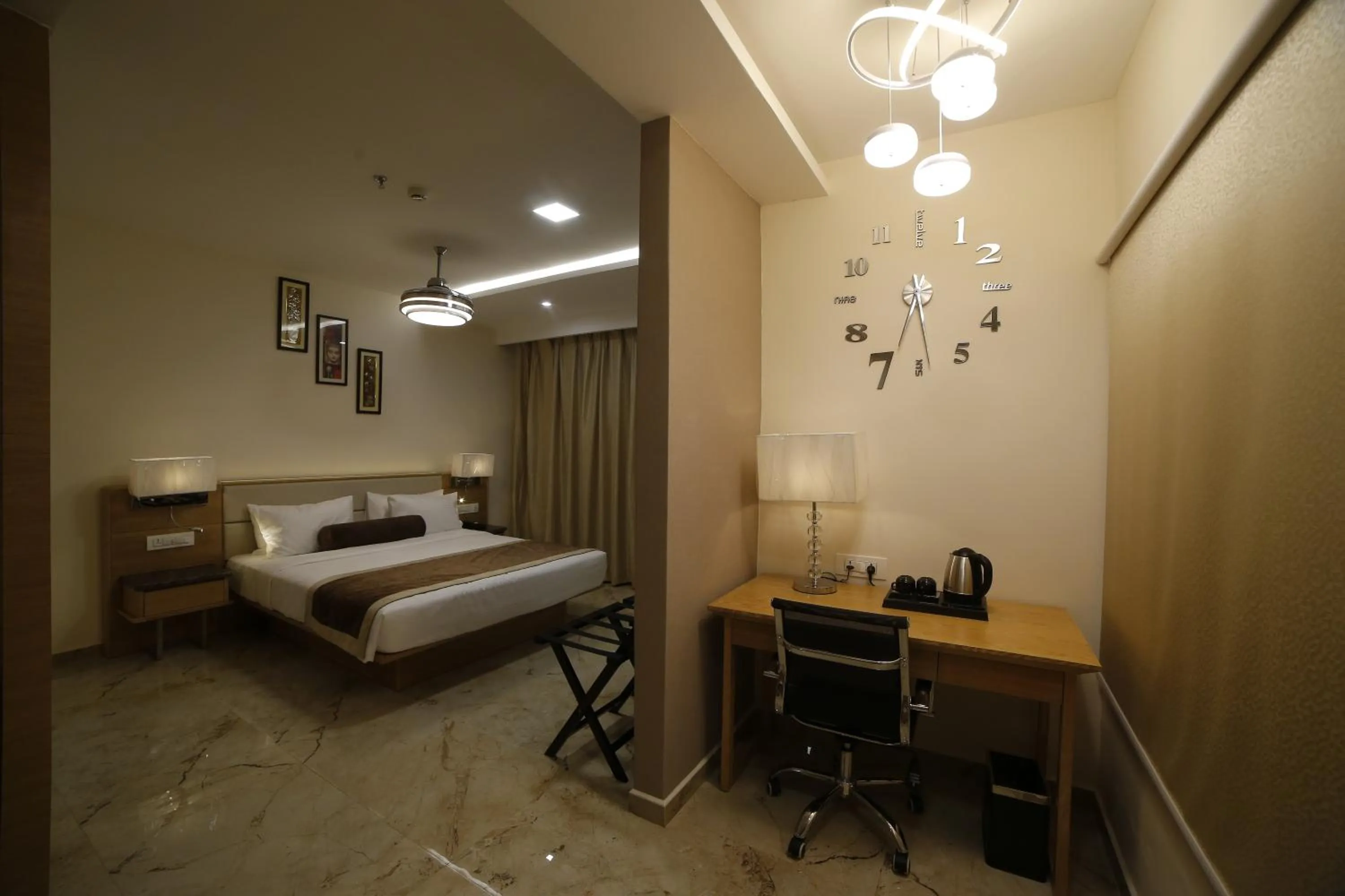 Bed in Hotel Annapurna De Royal