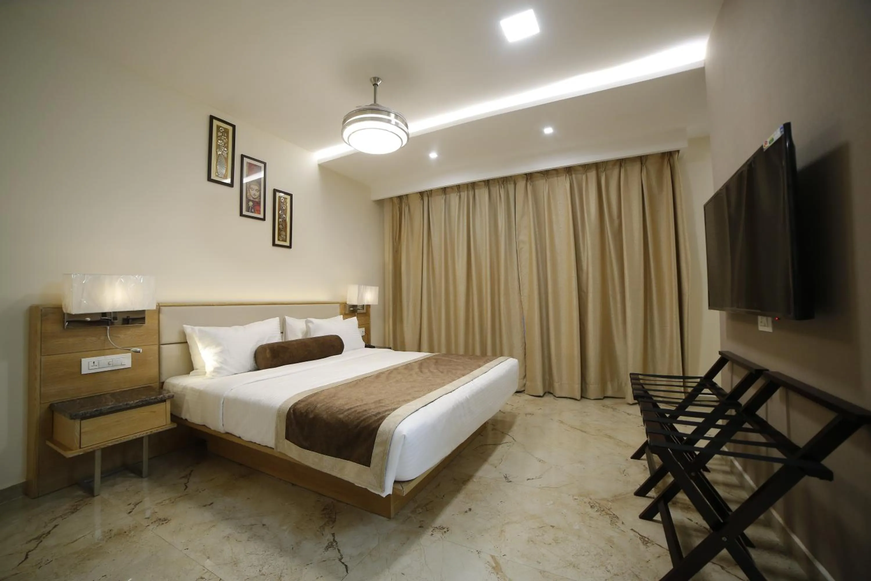 Bed in Hotel Annapurna De Royal