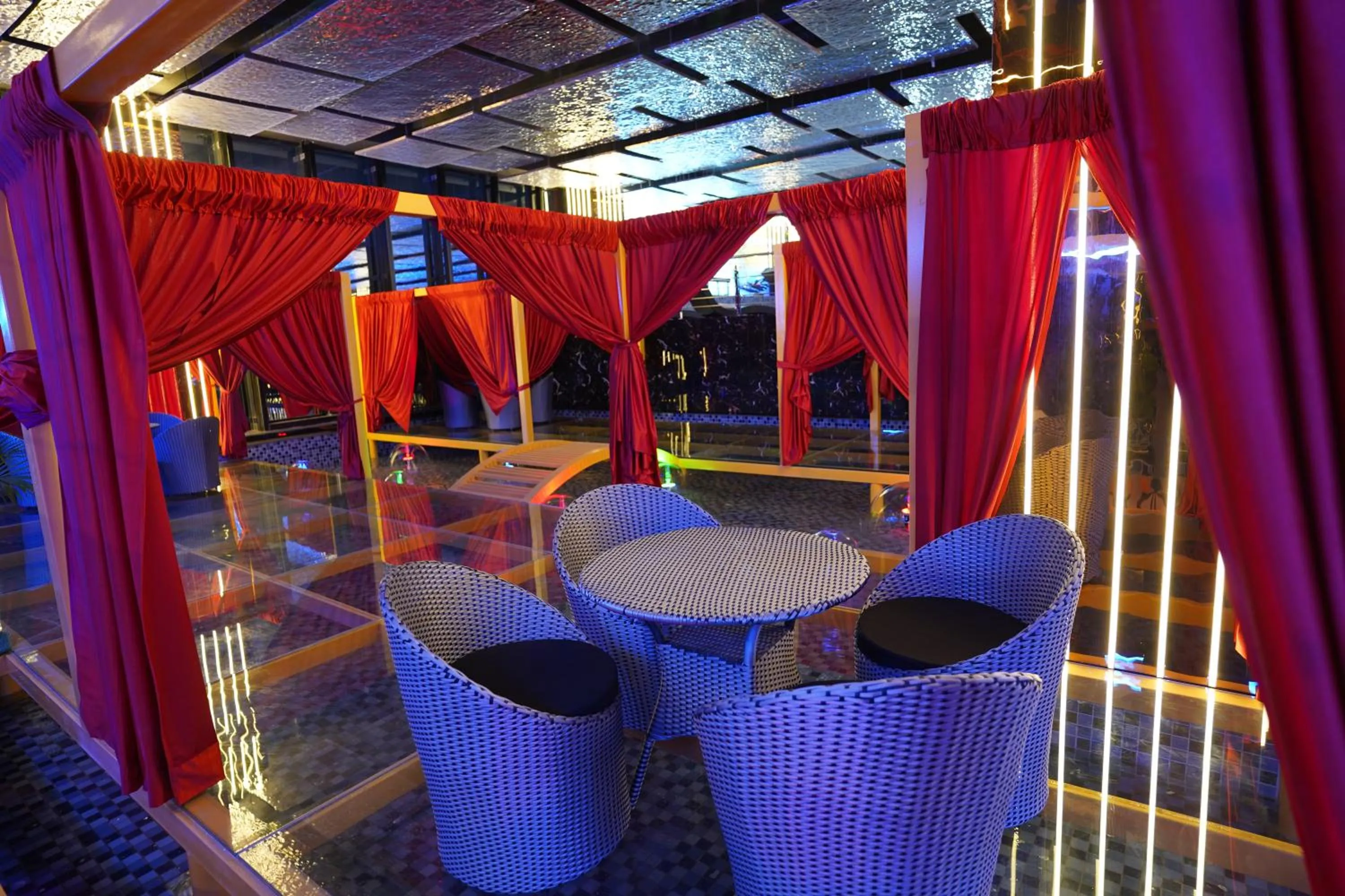 Restaurant/places to eat in Essotto Recreation Hub