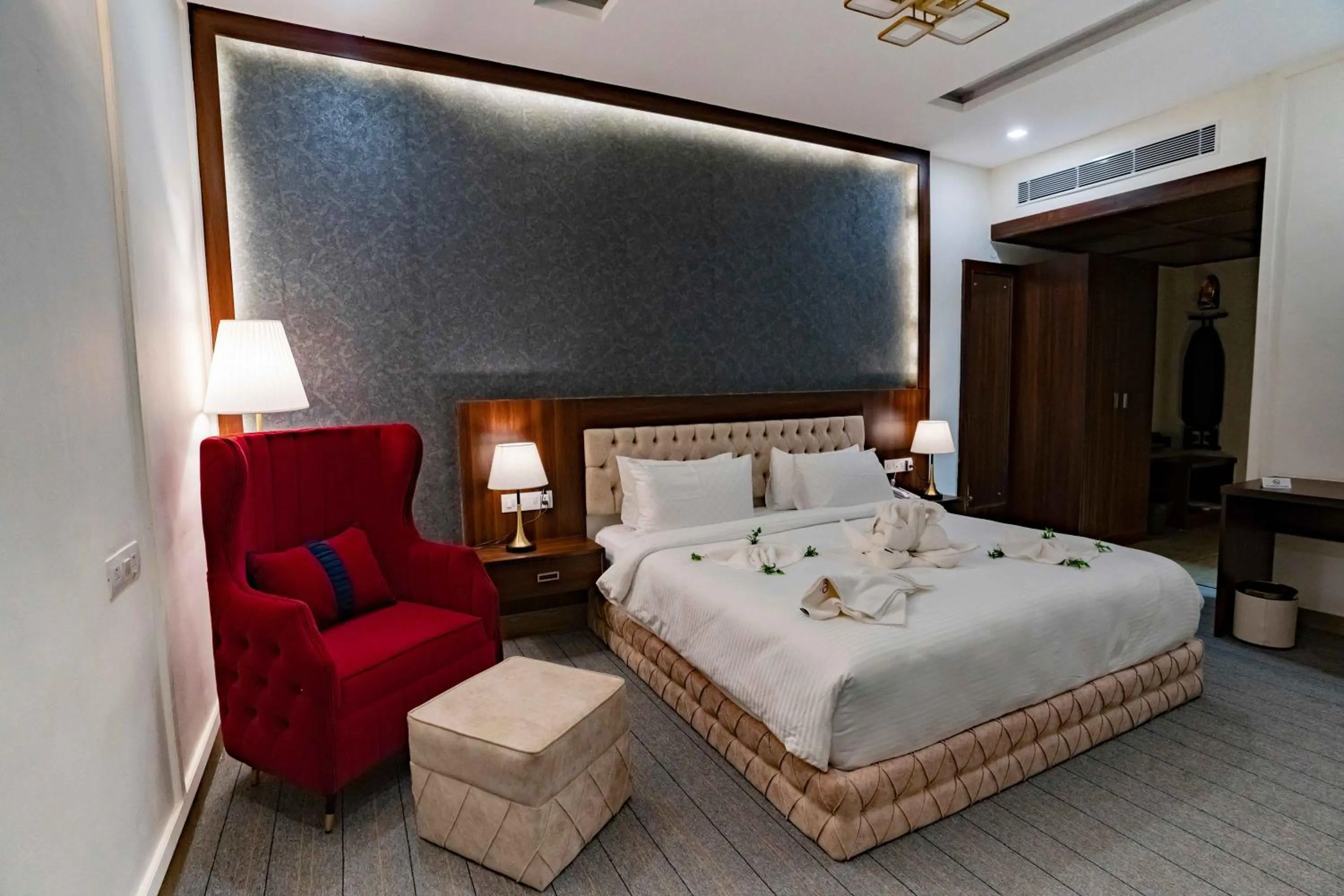 Bedroom, Bed in Essotto Recreation Hub