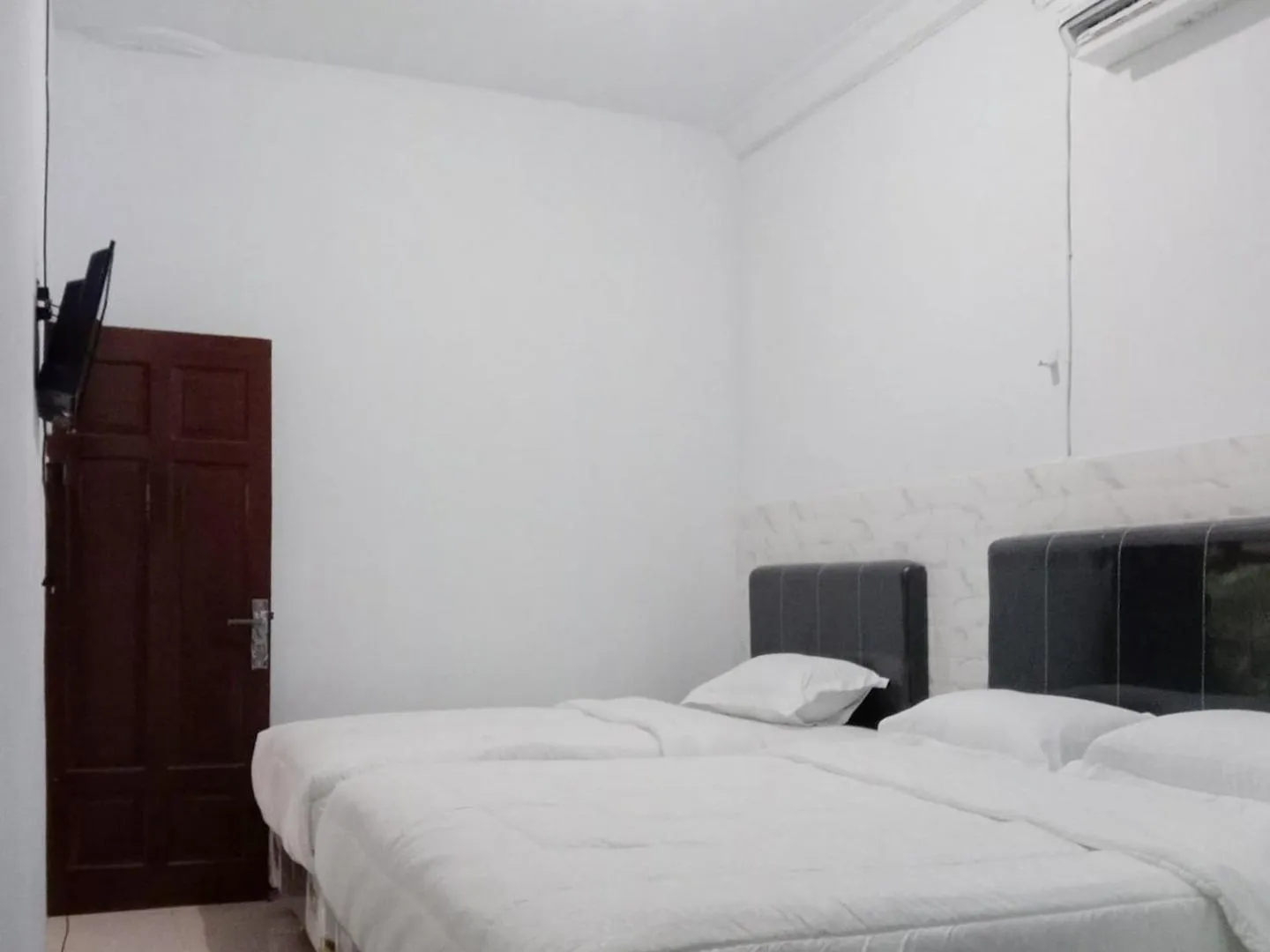 Bedroom, Bed in Hotel 889 Syariah Redpartner Banda Aceh