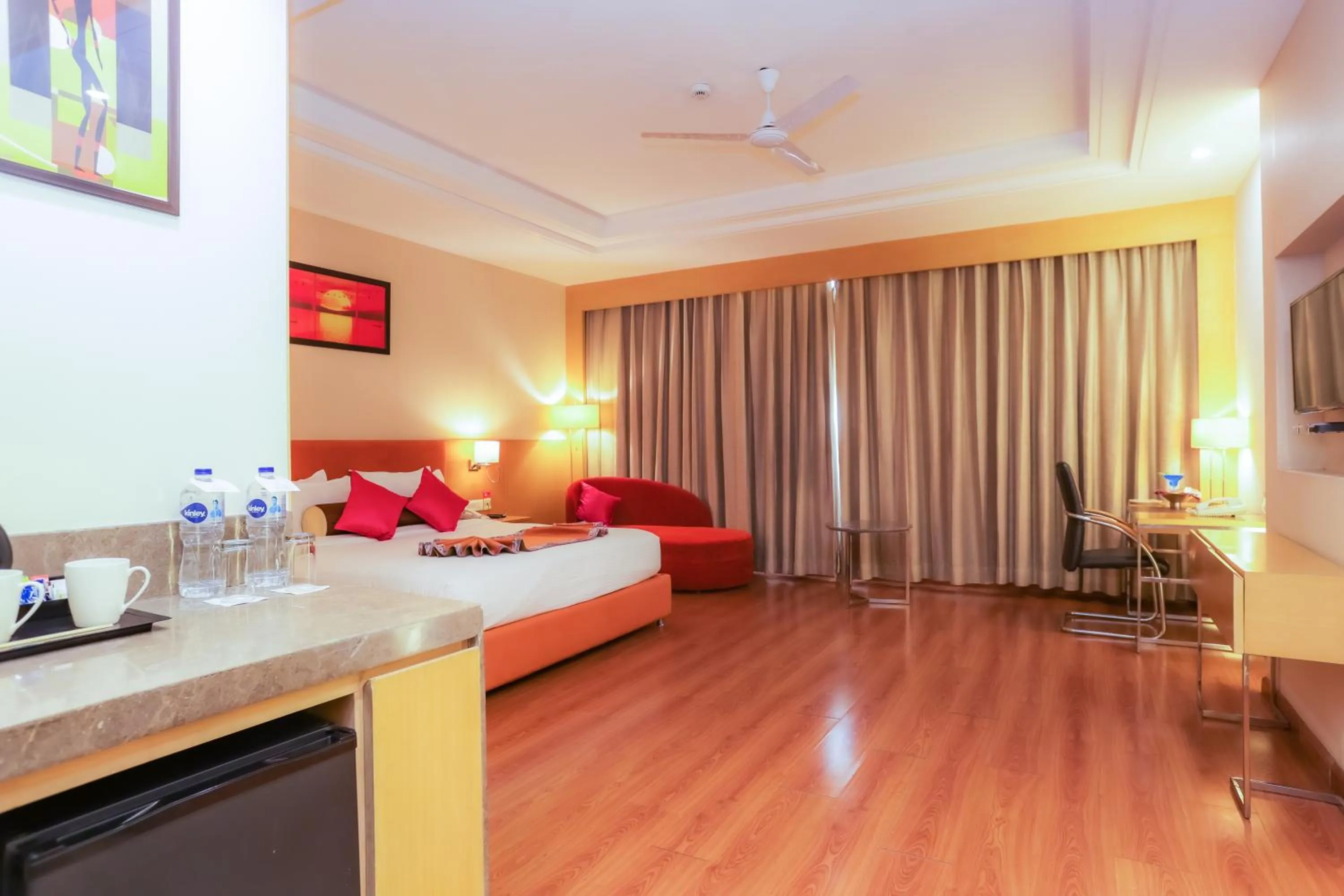 Photo of the whole room, Bed in The Conway