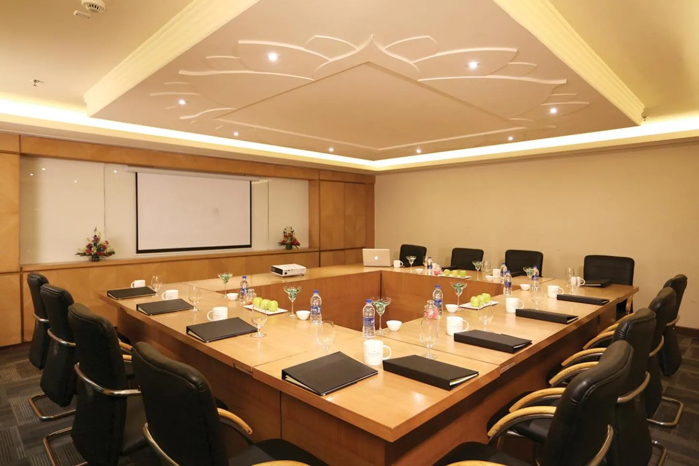 Meeting/conference room in The Conway