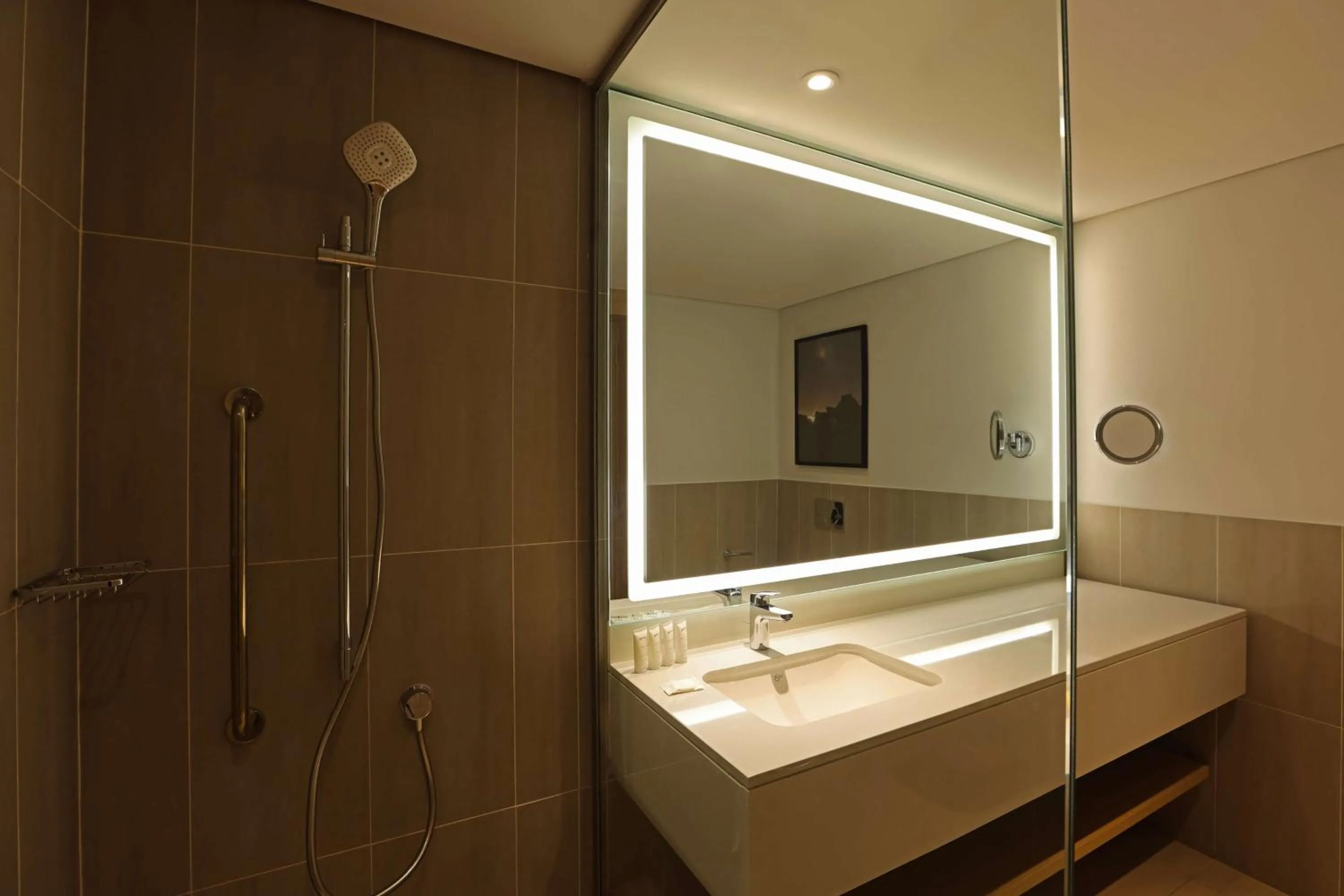 Bedroom, Bed in Radisson Hotel & Residence Riyadh Olaya