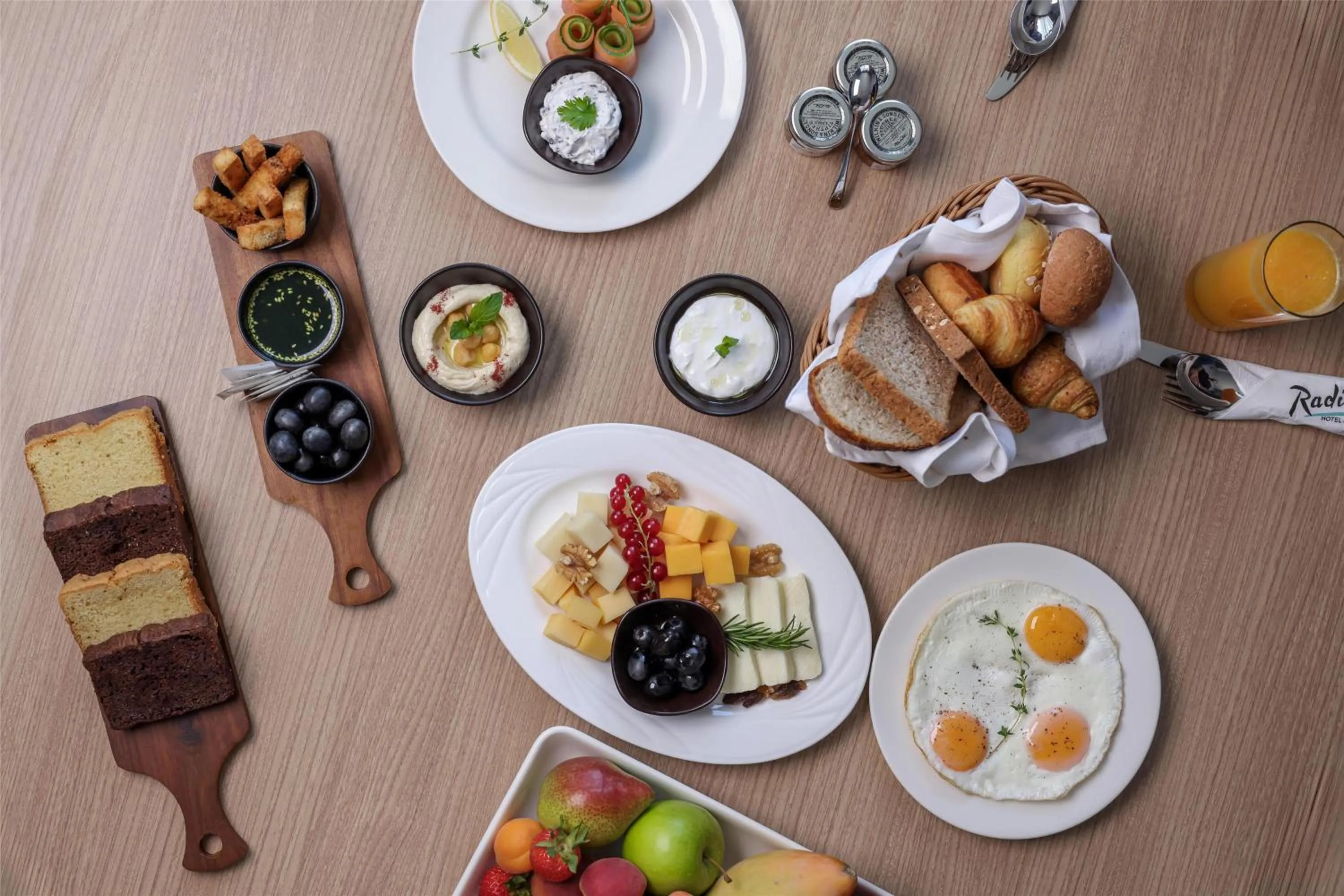 Food and drinks in Radisson Hotel & Residence Riyadh Olaya