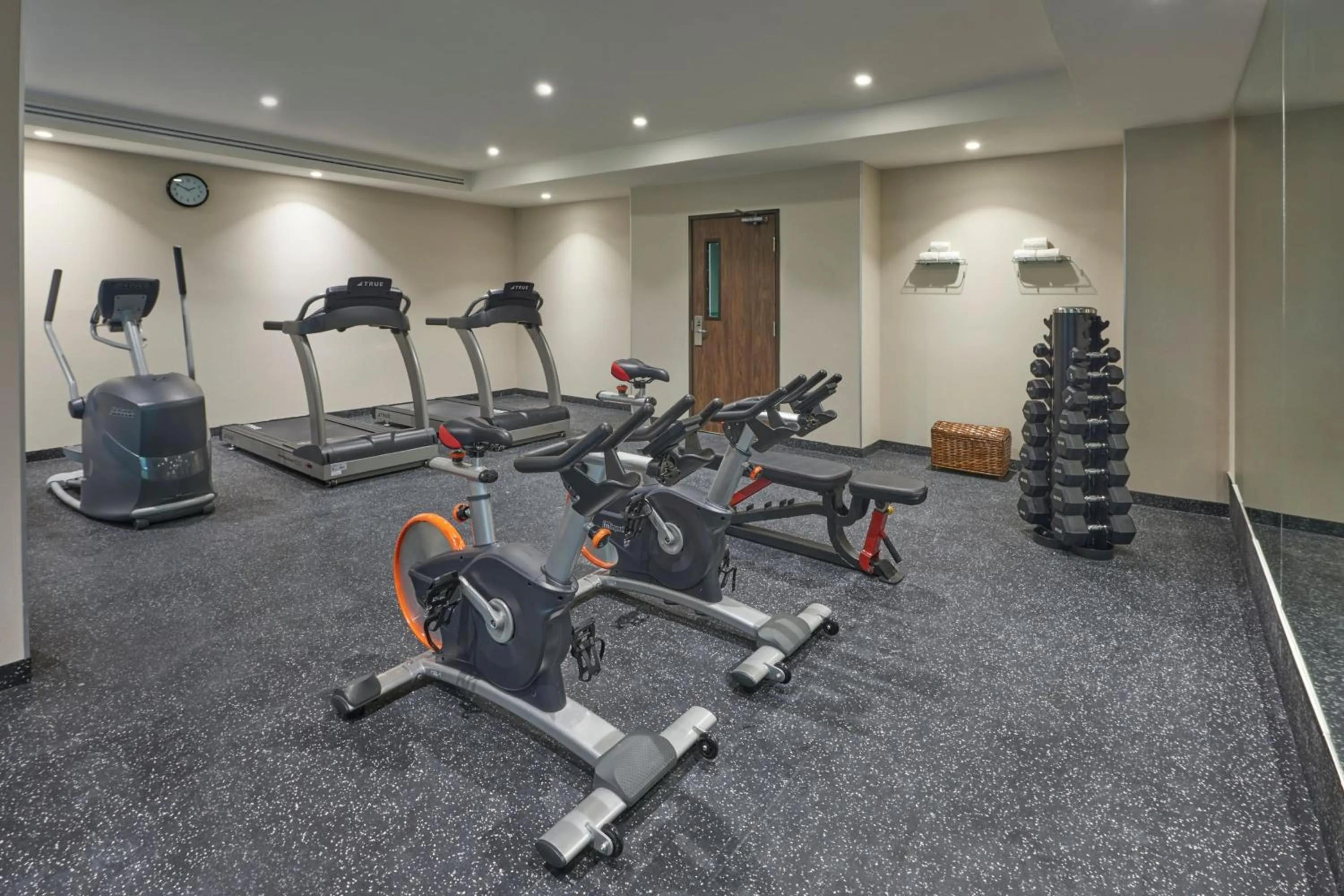 Fitness centre/facilities in City Express by Marriott Cancun Aeropuerto