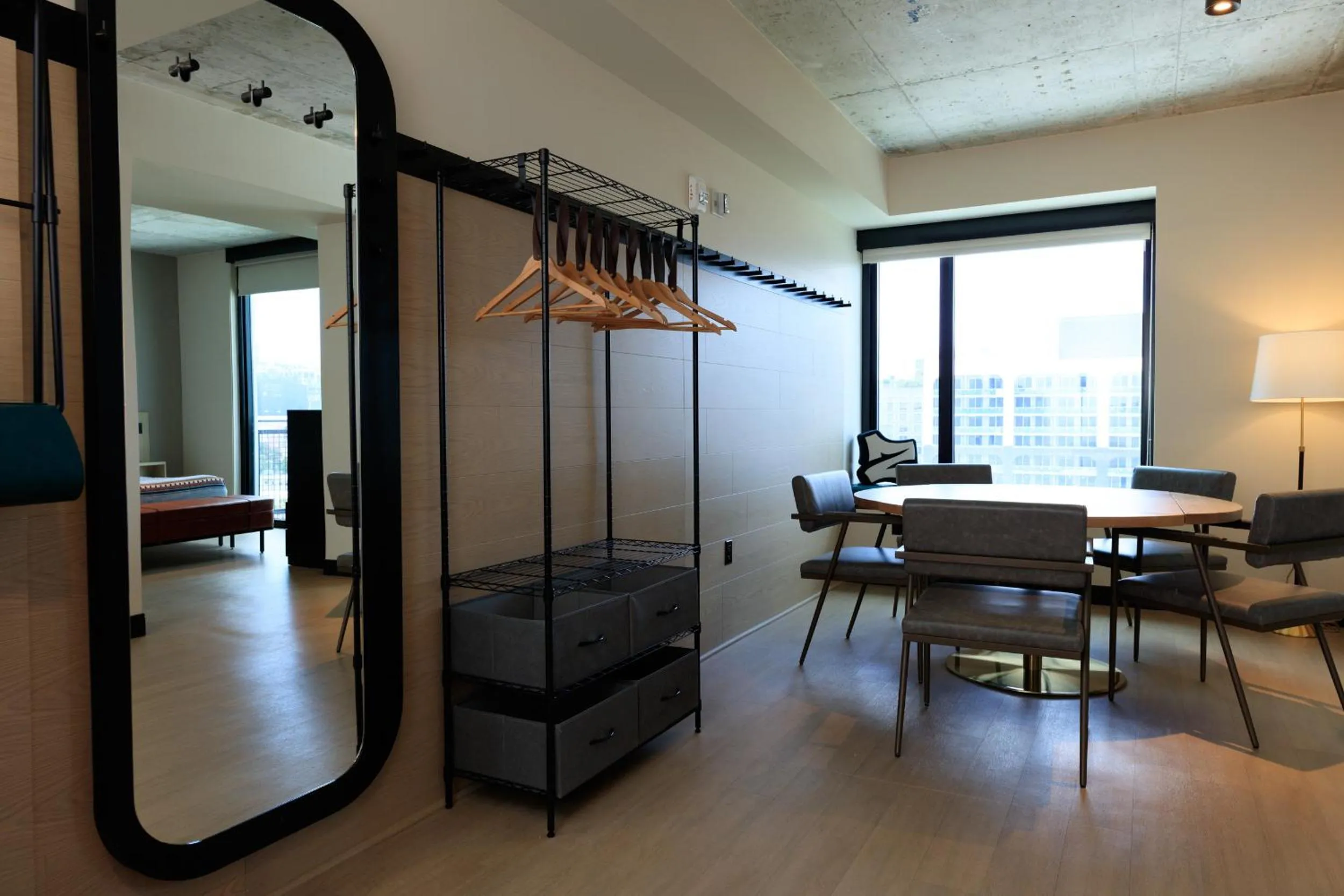 Photo of the whole room in Moxy Miami Wynwood