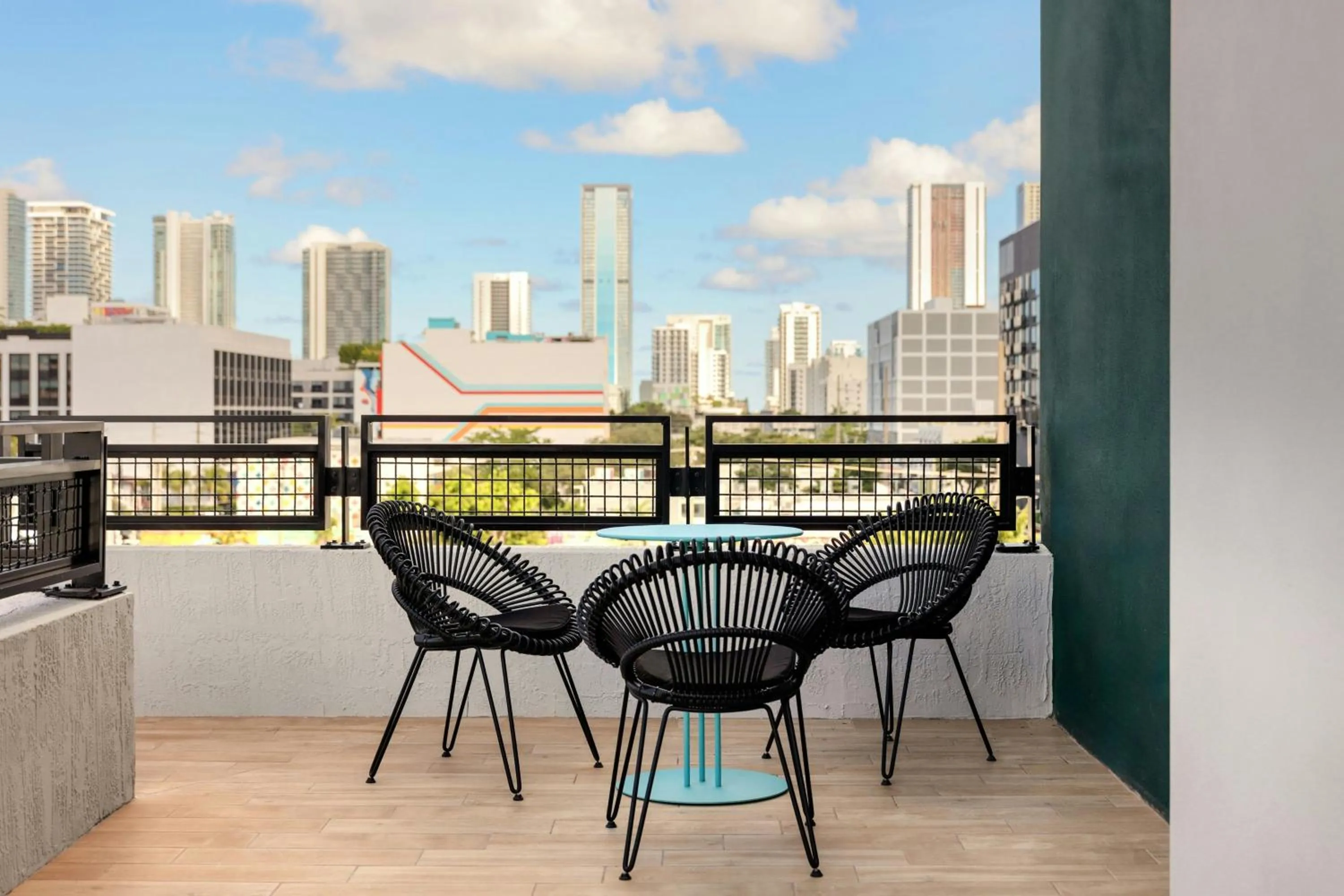 Photo of the whole room in Moxy Miami Wynwood