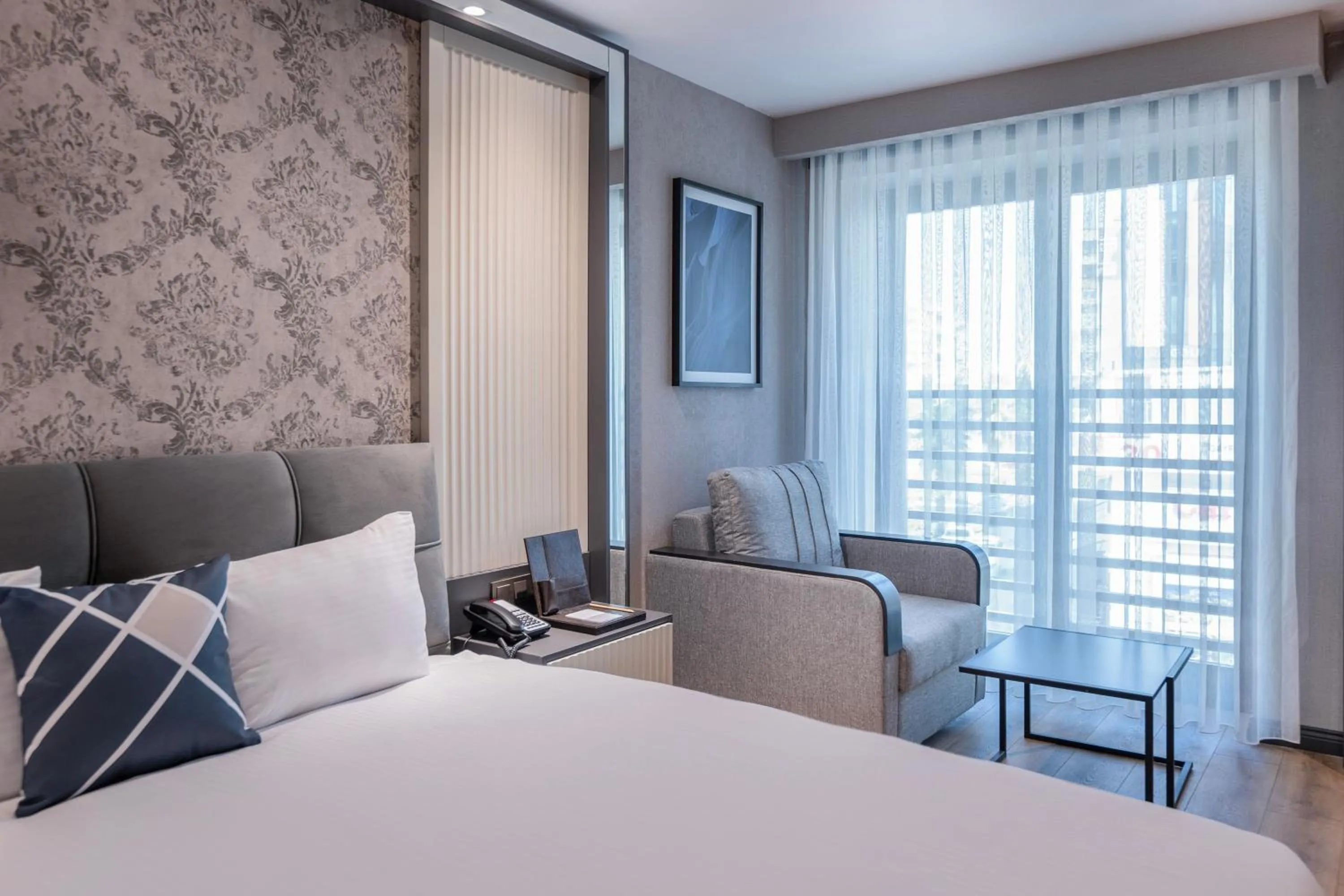 Photo of the whole room, Bed in Four Points Flex by Sheraton Antalya Lara