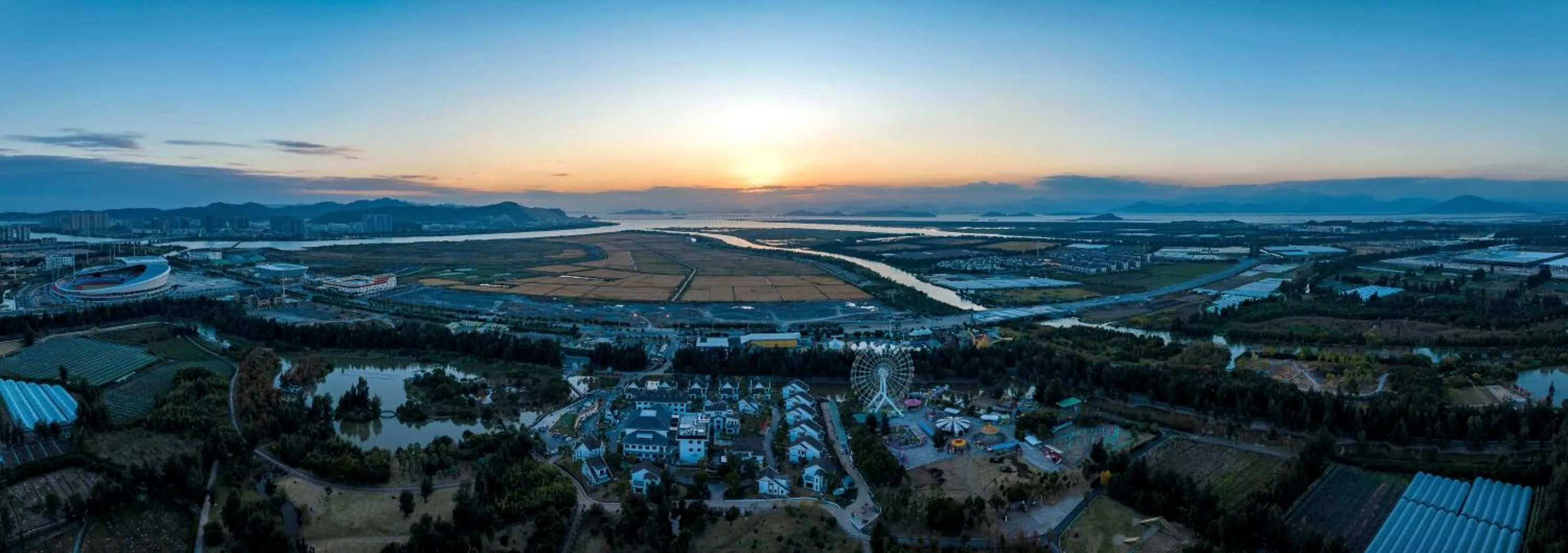 Property building in Holiday Inn Express Yuhuan Wetland Park by IHG