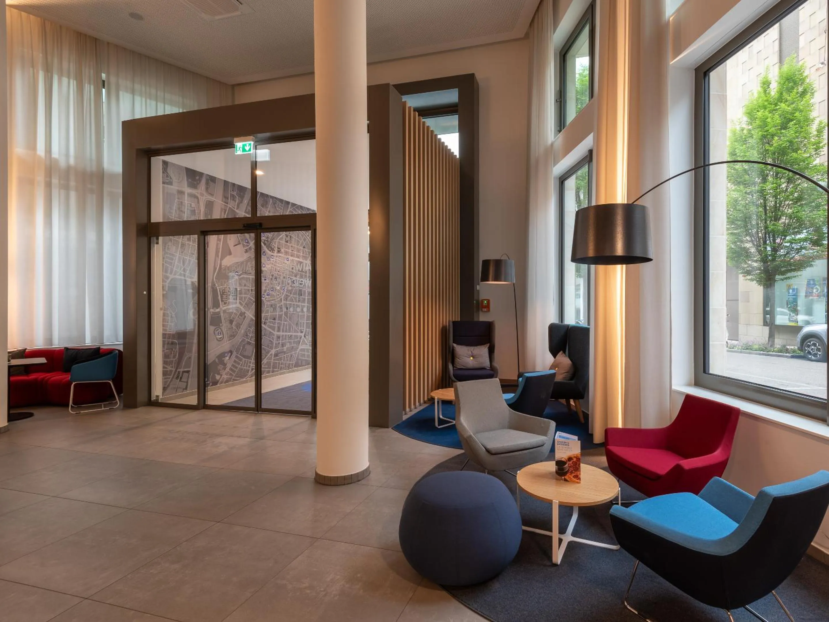 Seating area in Holiday Inn Express Heilbronn by IHG